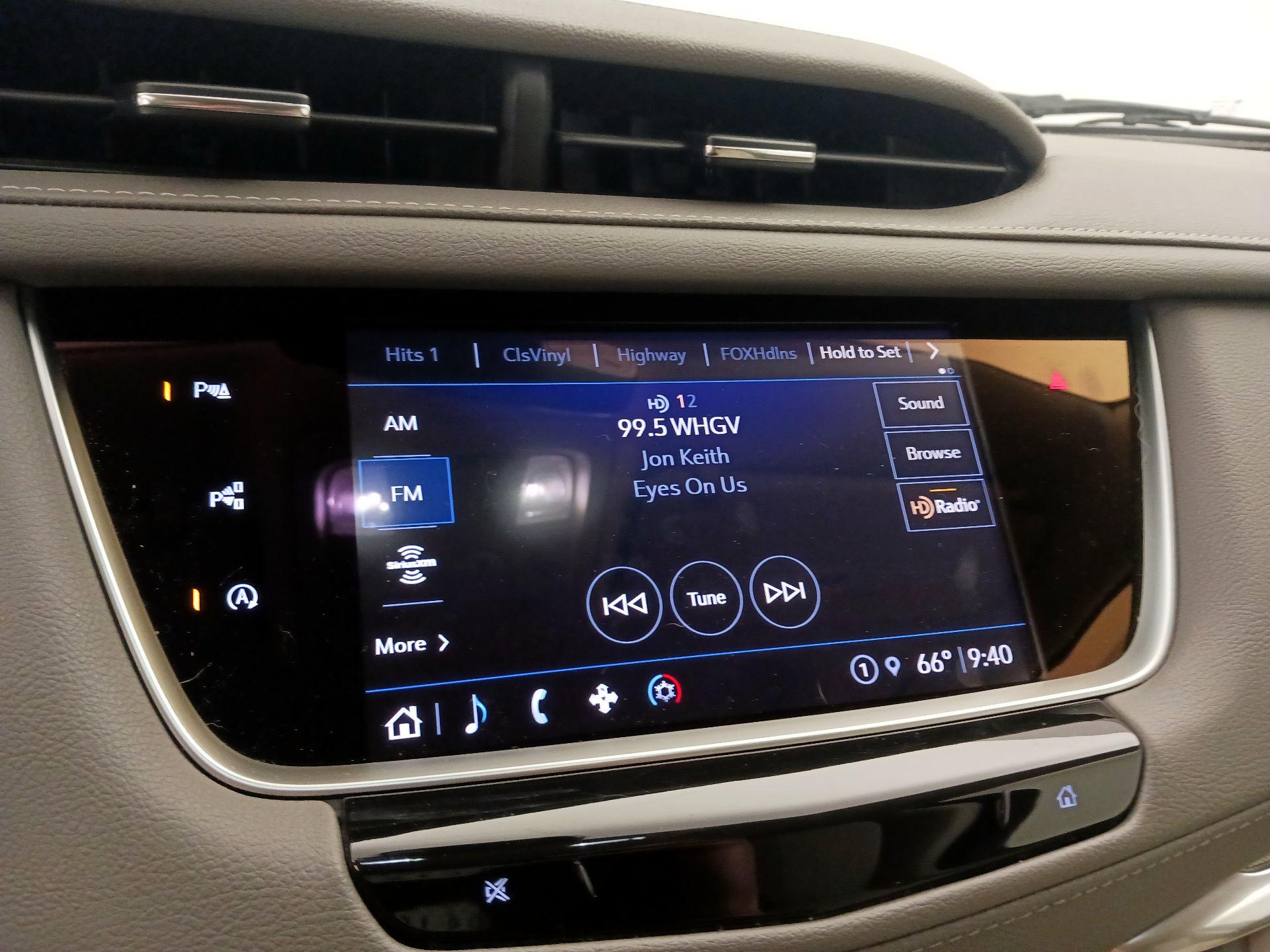 Thumbnail: 2022 Cadillac XT5 - 15