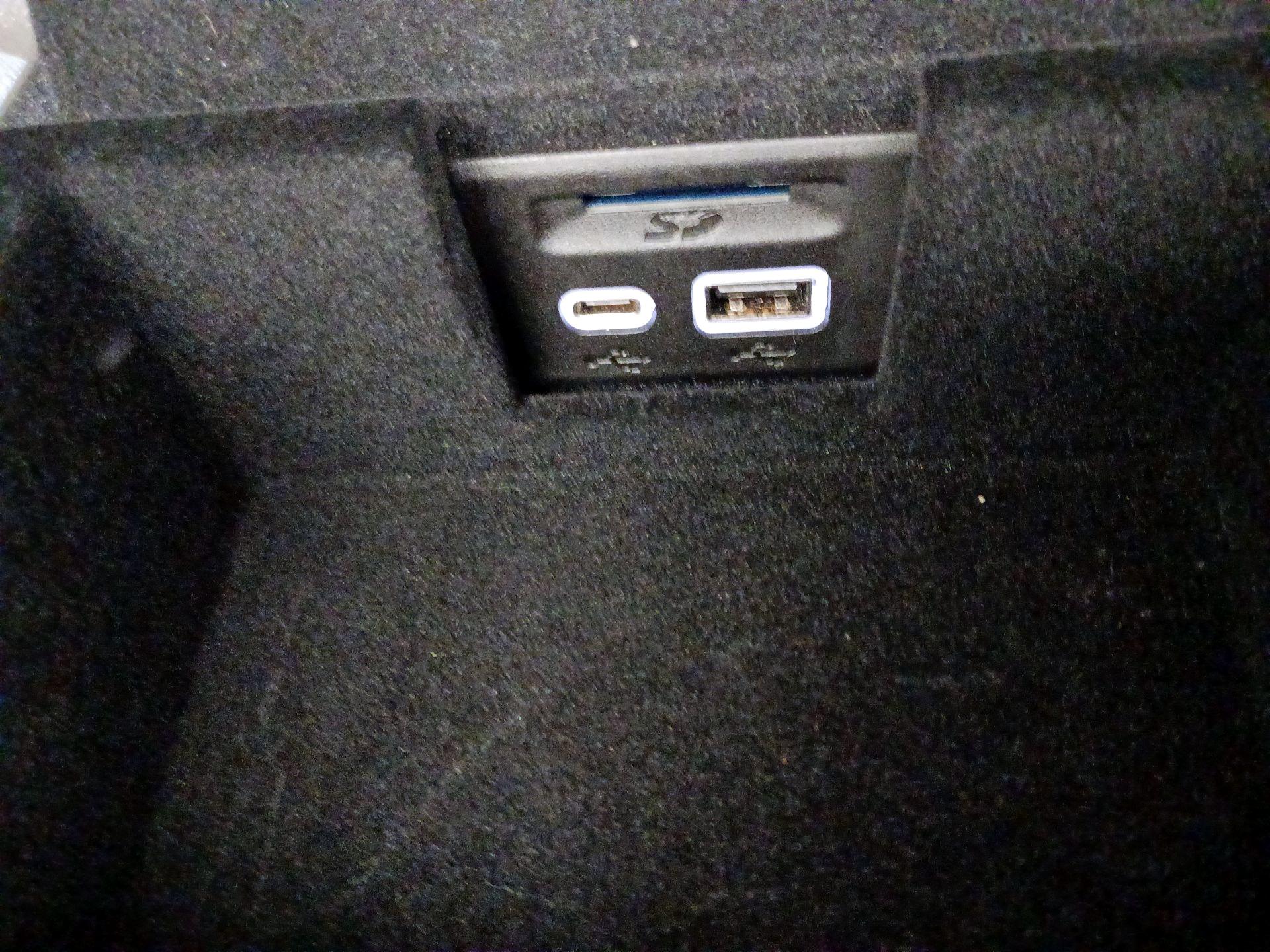 Thumbnail: 2022 Cadillac XT5 - 18