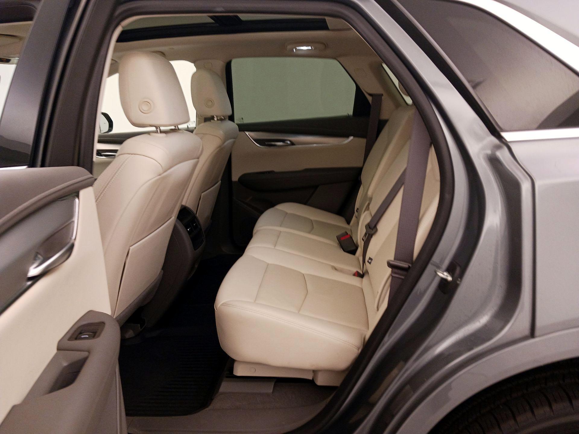 Thumbnail: 2022 Cadillac XT5 - 20