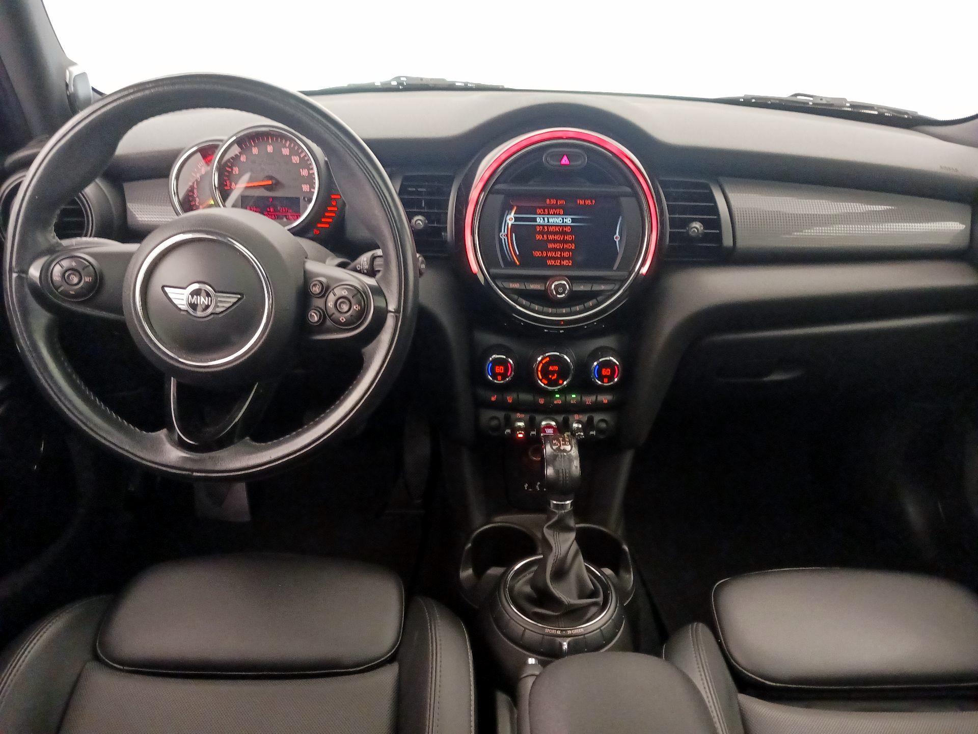 Thumbnail: 2017 MINI Cooper Hardtop - 9