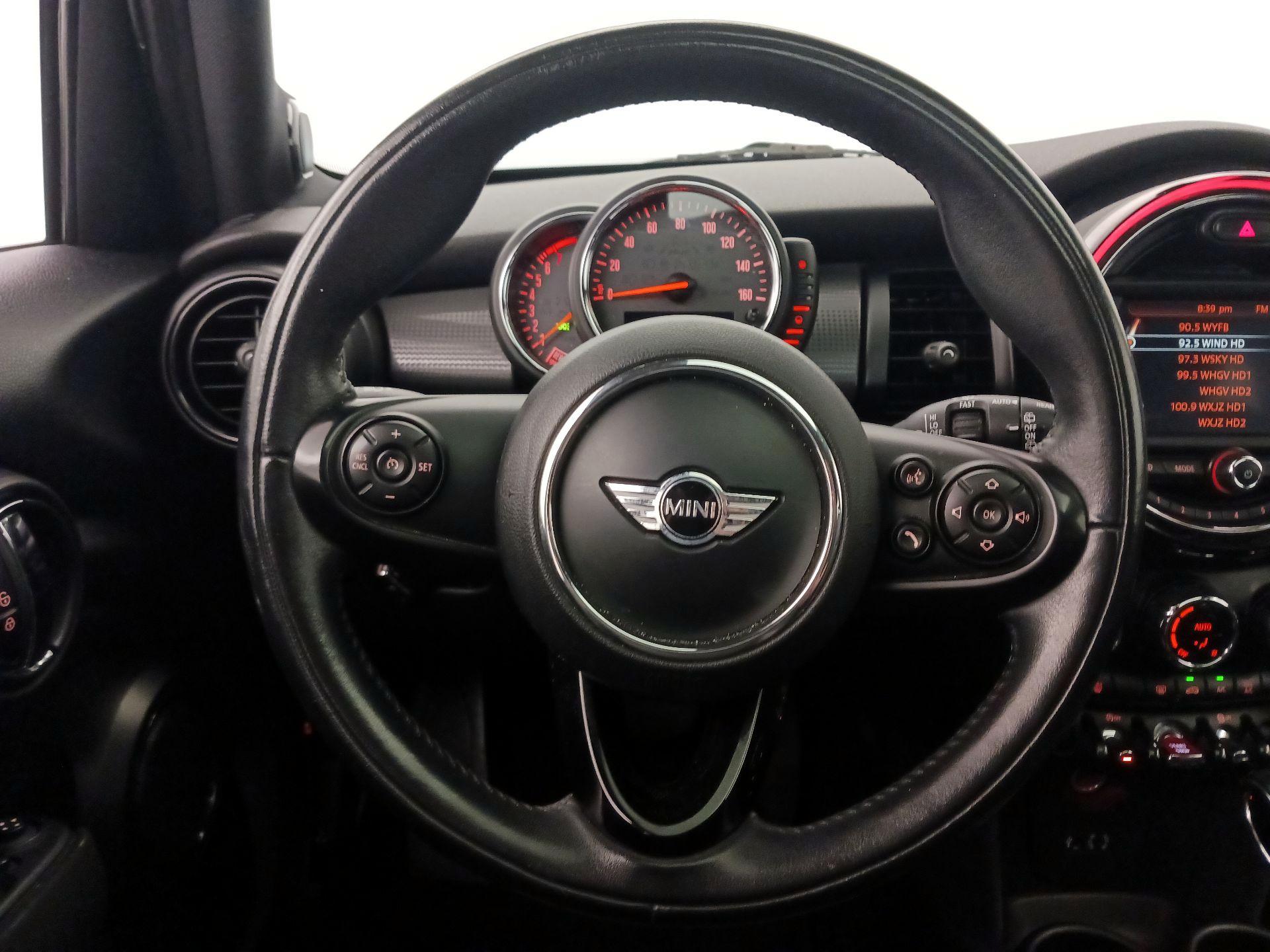 Thumbnail: 2017 MINI Cooper Hardtop - 10