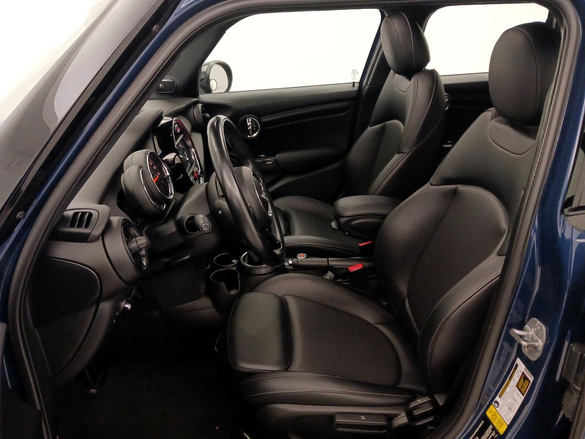 Thumbnail: 2017 MINI Cooper Hardtop - 11