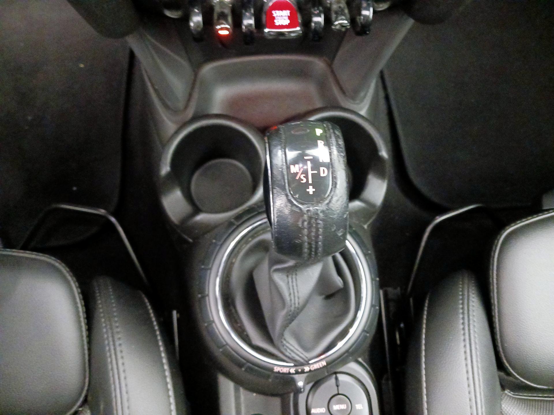 Thumbnail: 2017 MINI Cooper Hardtop - 16