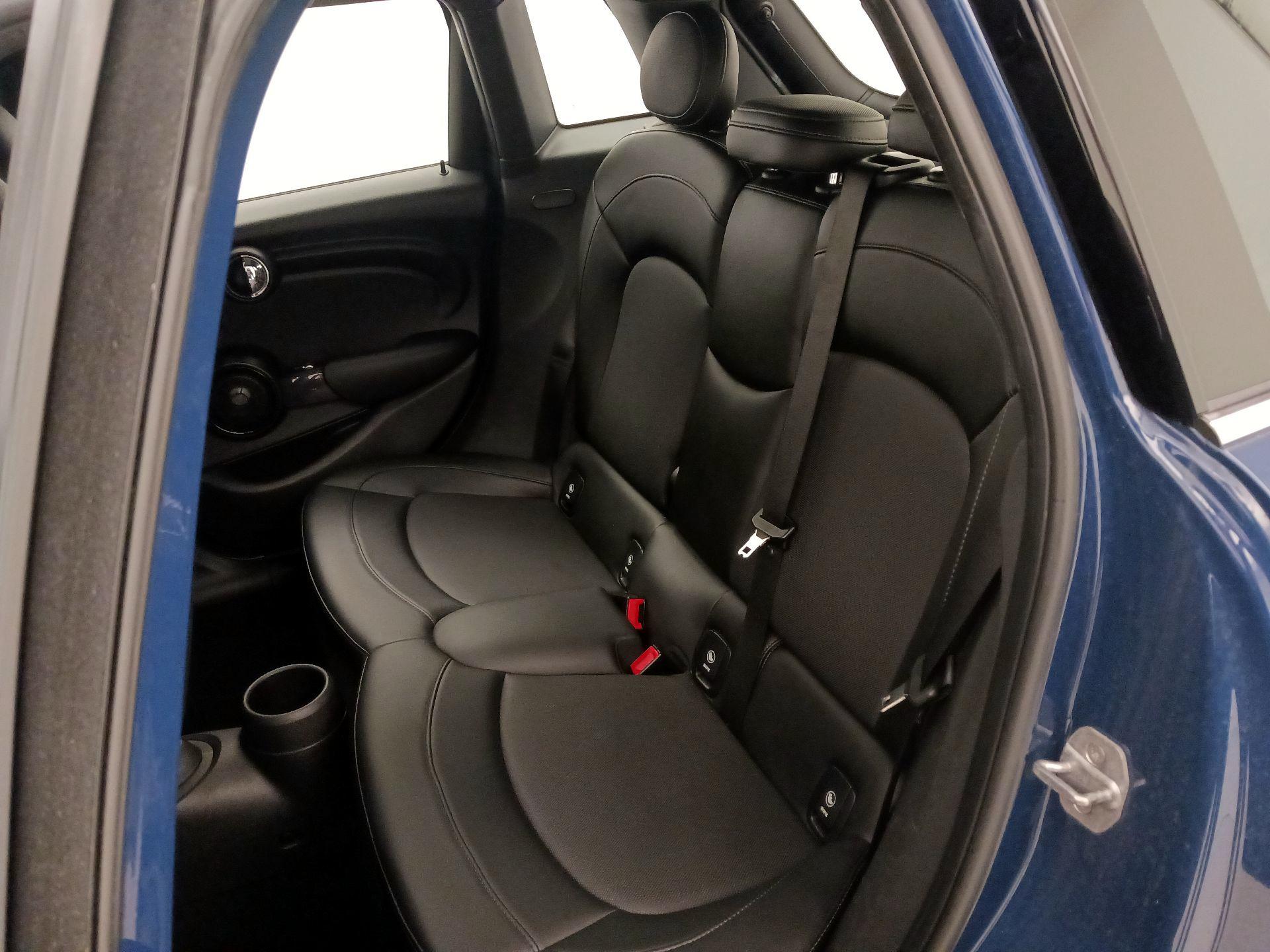 Thumbnail: 2017 MINI Cooper Hardtop - 19