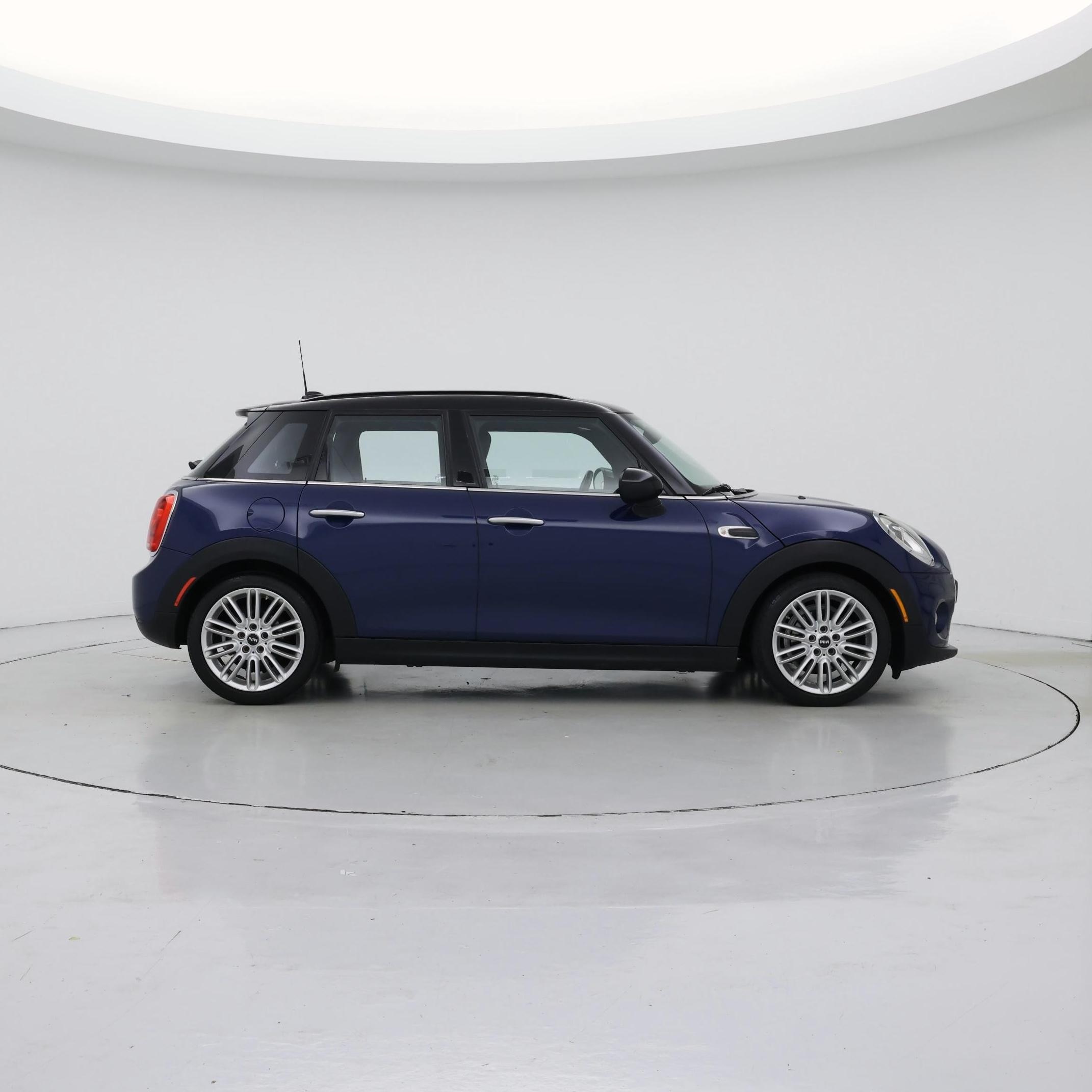 Thumbnail: 2017 MINI Cooper Hardtop - 7