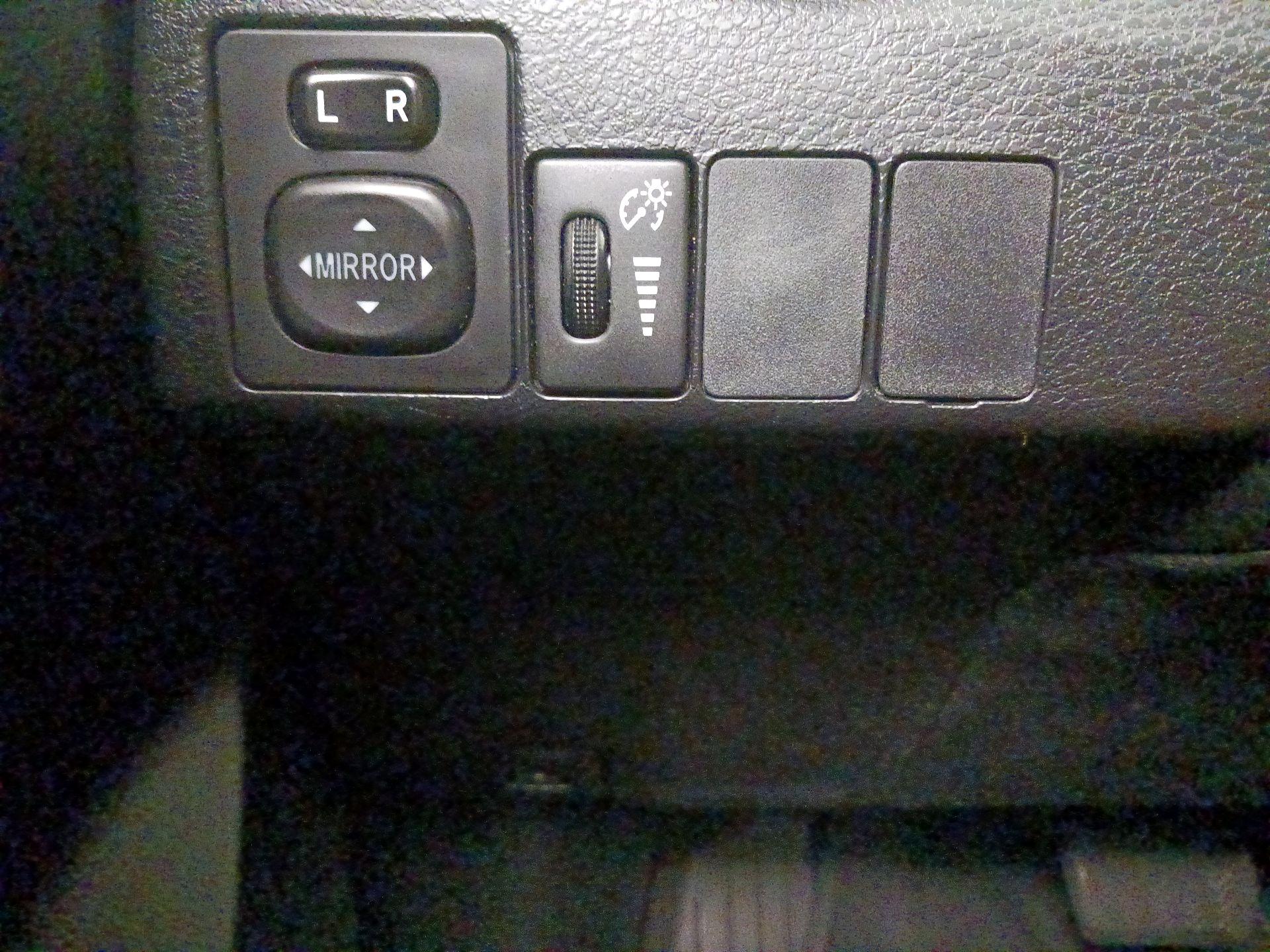 Thumbnail: 2015 Toyota Corolla - 13