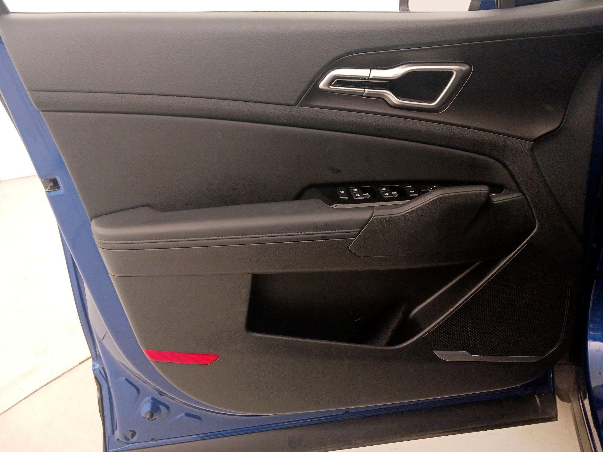 Thumbnail: 2025 Kia Sportage - 12