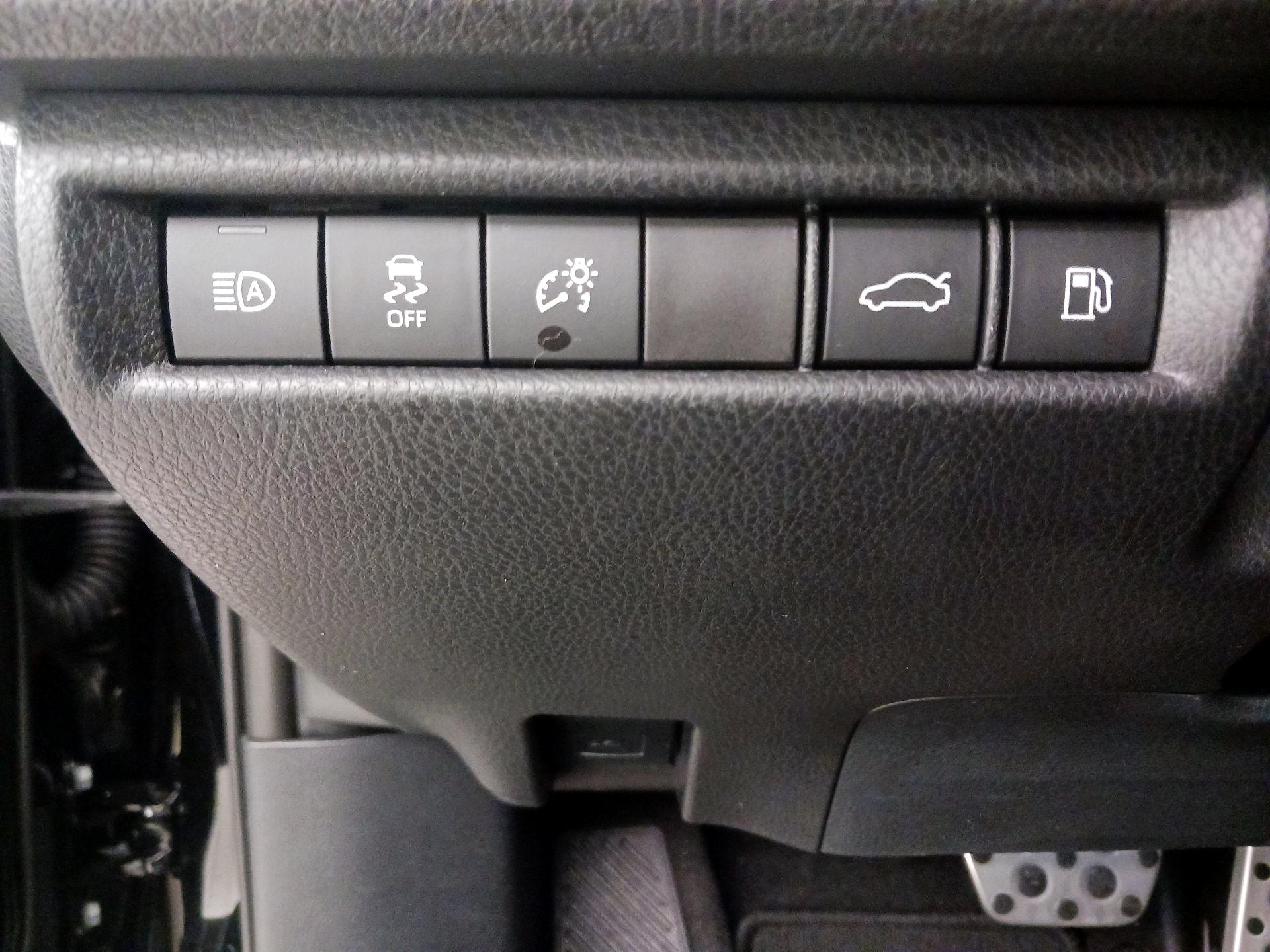 Thumbnail: 2025 Toyota Camry - 13