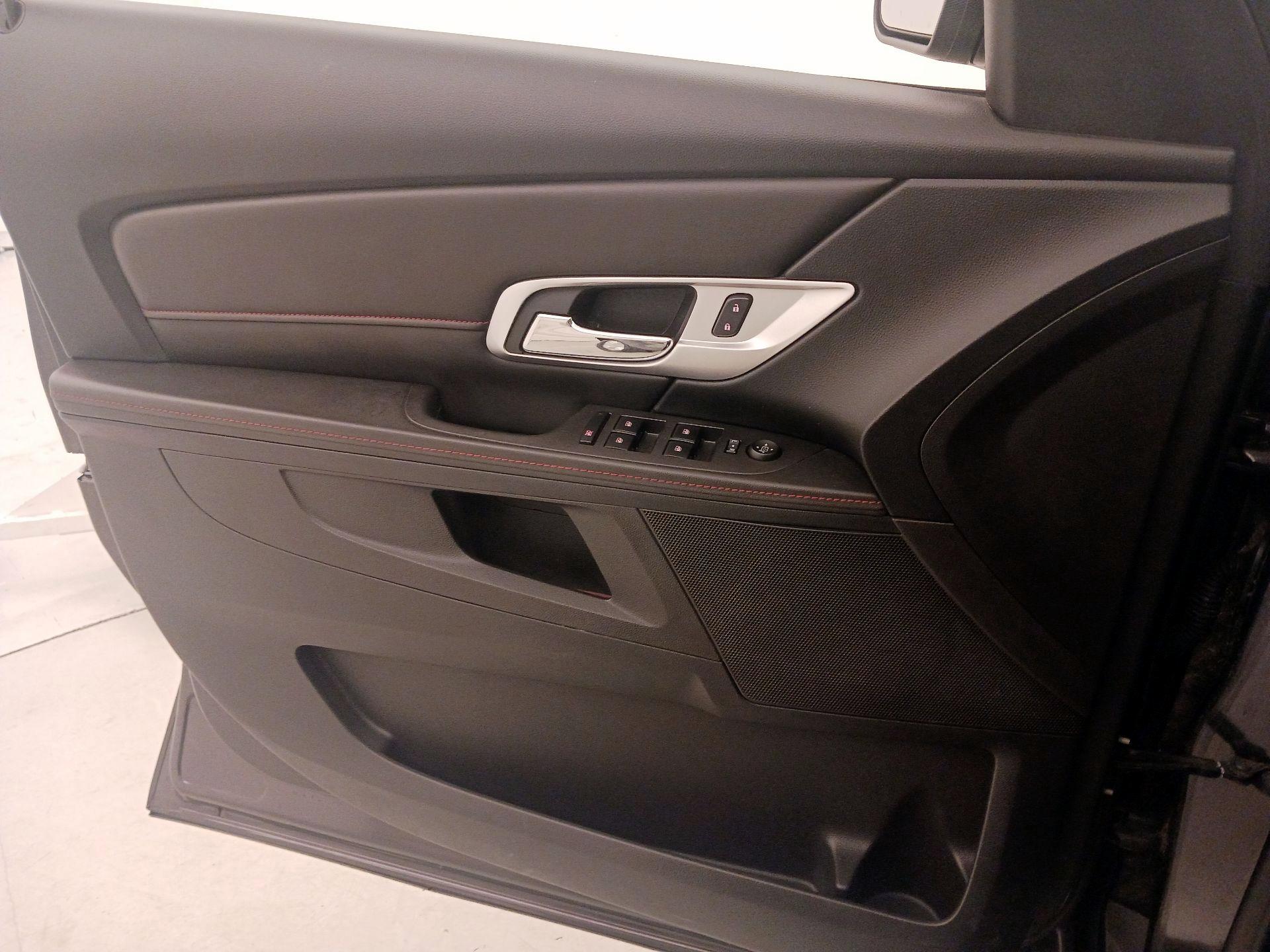 Thumbnail: 2015 GMC Terrain - 12