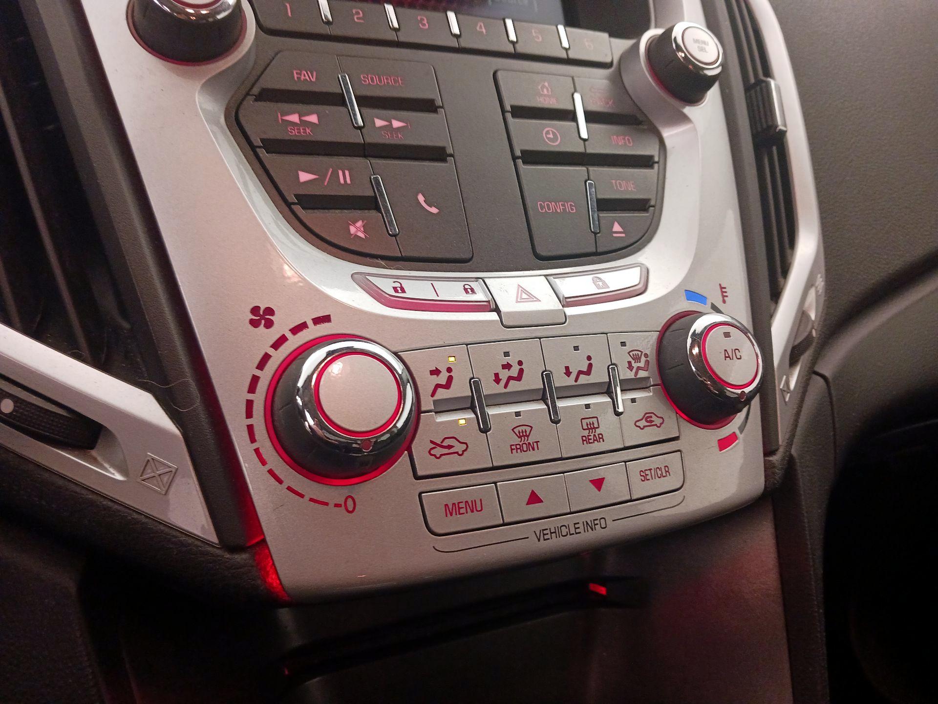 Thumbnail: 2015 GMC Terrain - 15