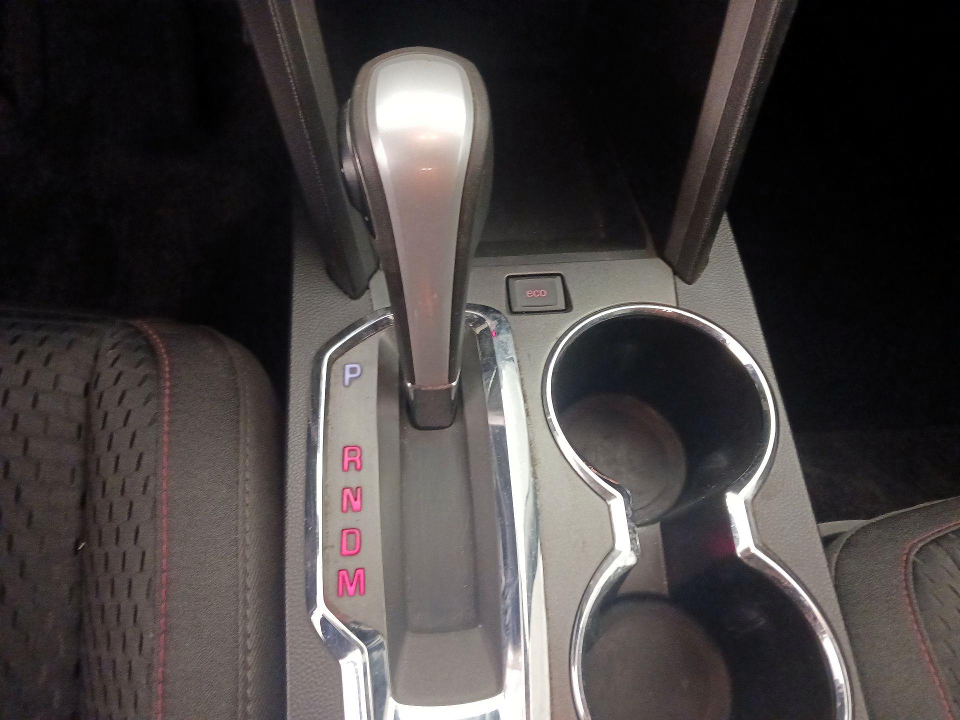 Thumbnail: 2015 GMC Terrain - 16