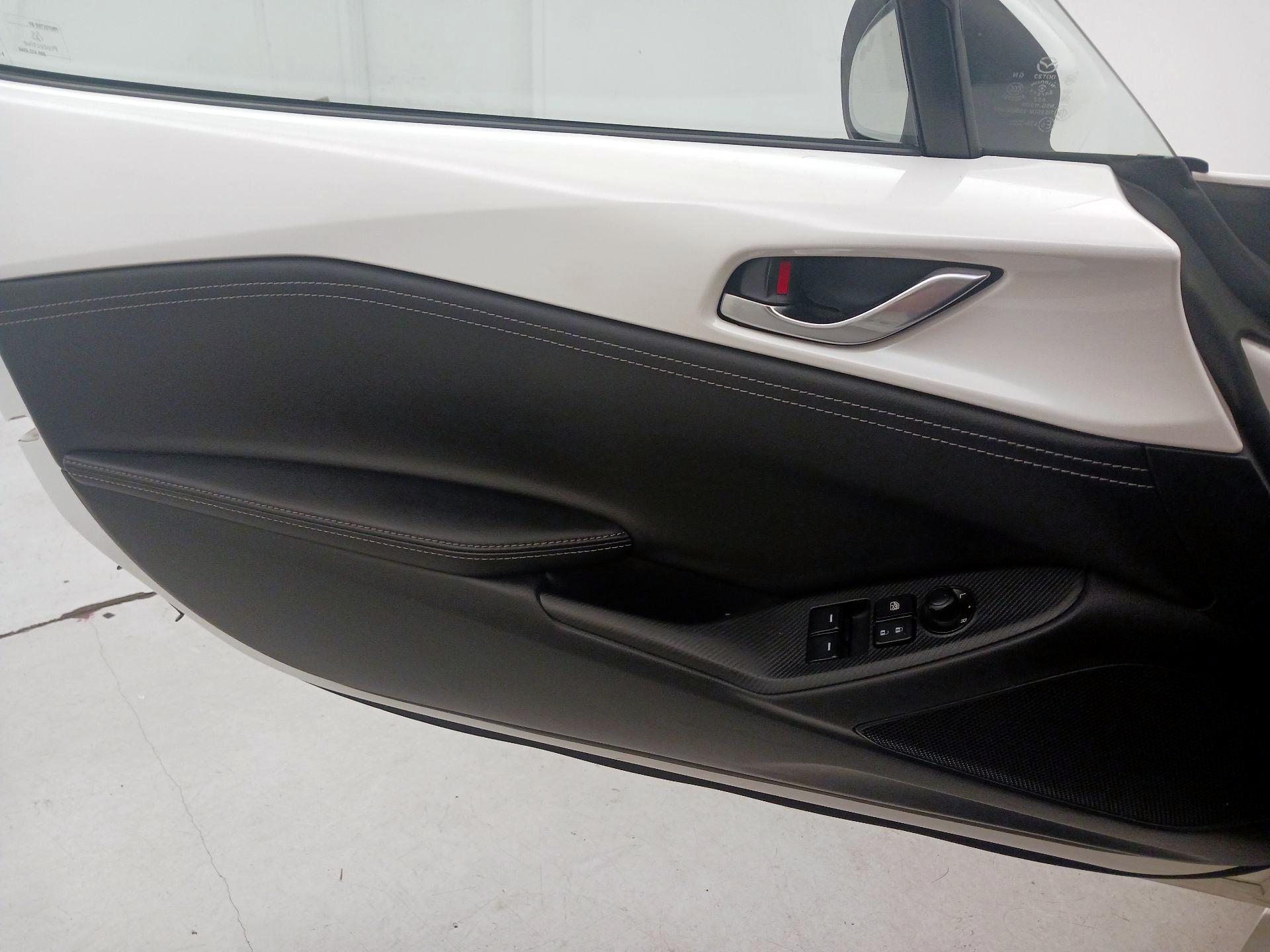 Thumbnail: 2021 Mazda MX-5 Miata - 12