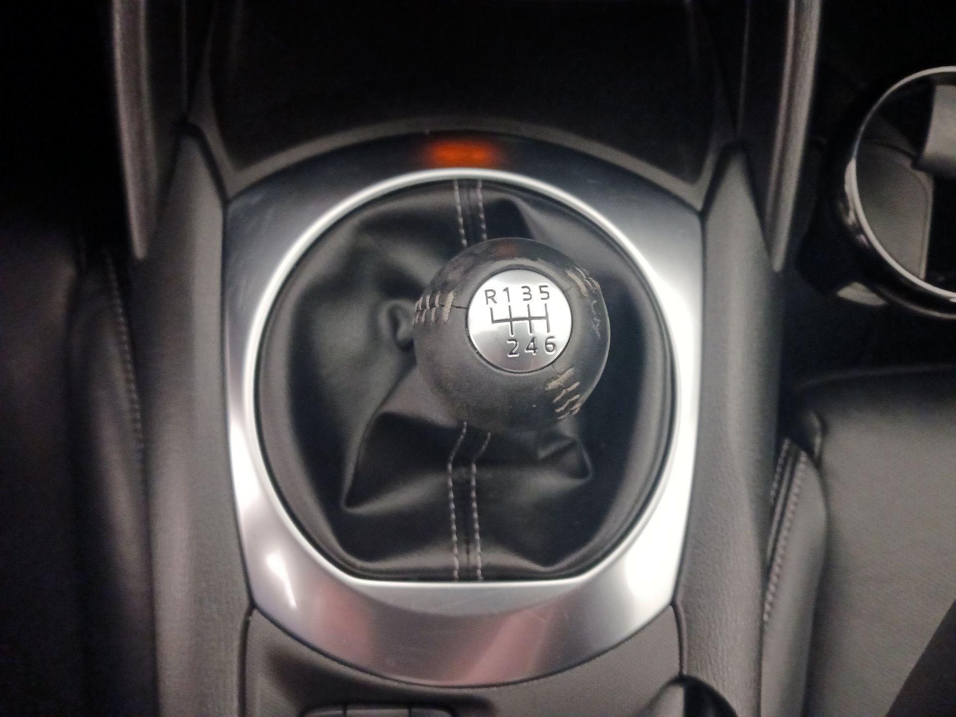 Thumbnail: 2021 Mazda MX-5 Miata - 17