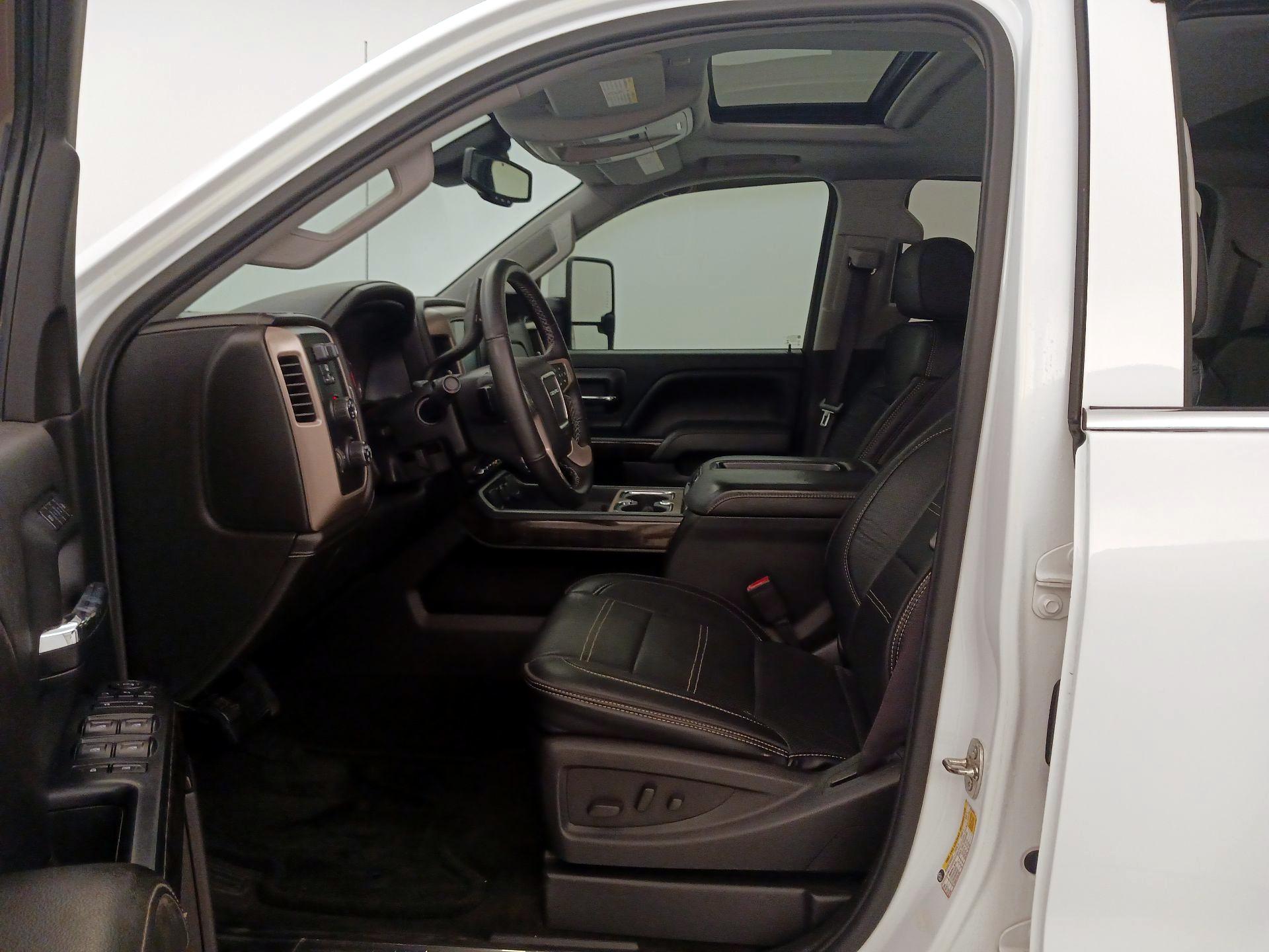 Thumbnail: 2015 GMC Sierra 2500 - 11