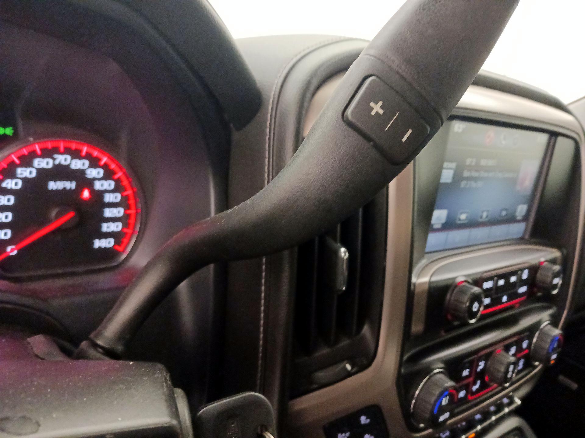 Thumbnail: 2015 GMC Sierra 2500 - 18