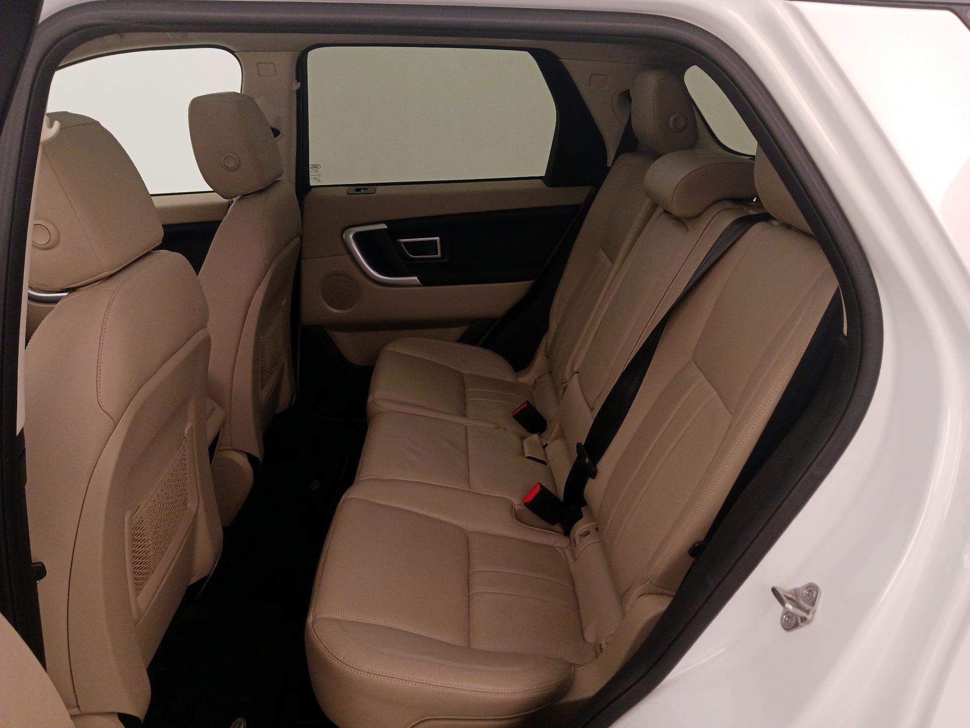 Thumbnail: 2018 Land Rover Discovery Sport - 20