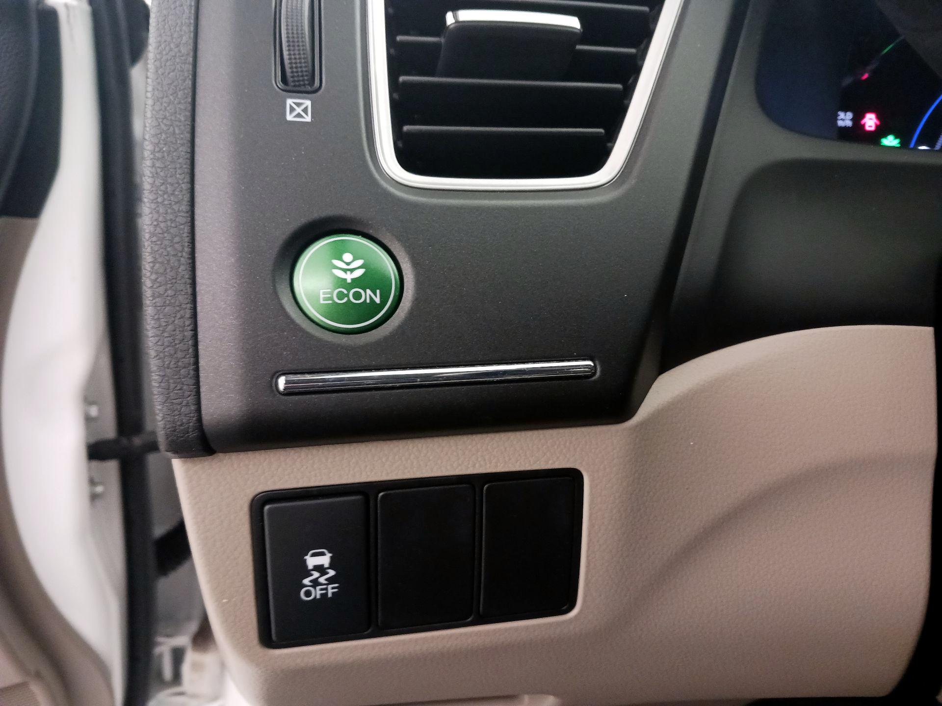 Thumbnail: 2015 Honda Civic - 13