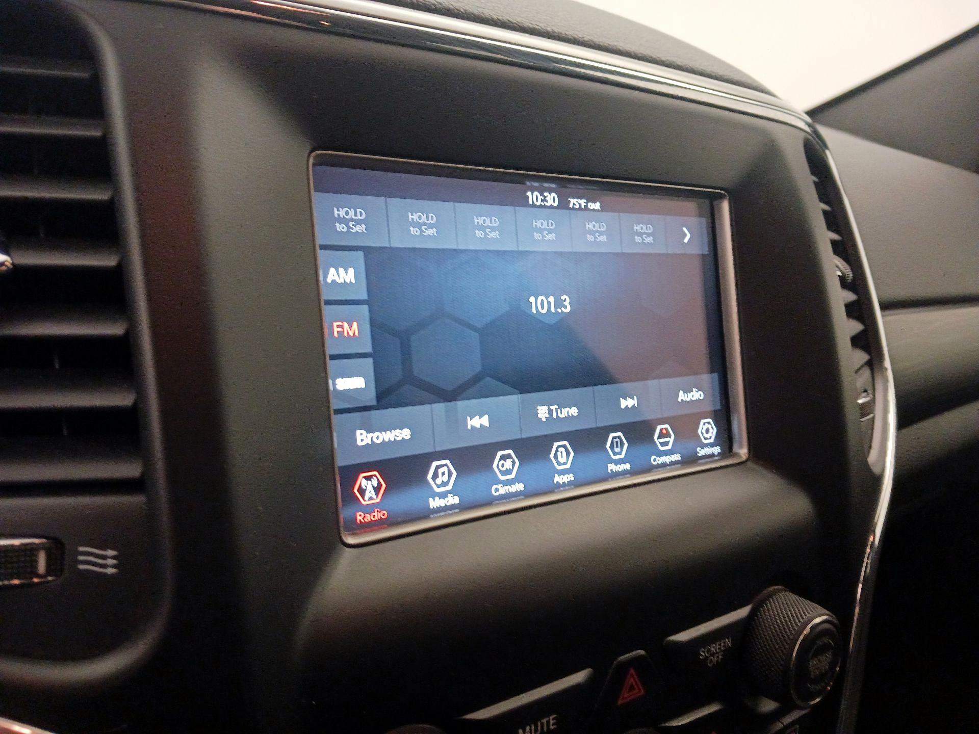 Thumbnail: 2020 Jeep Grand Cherokee - 15