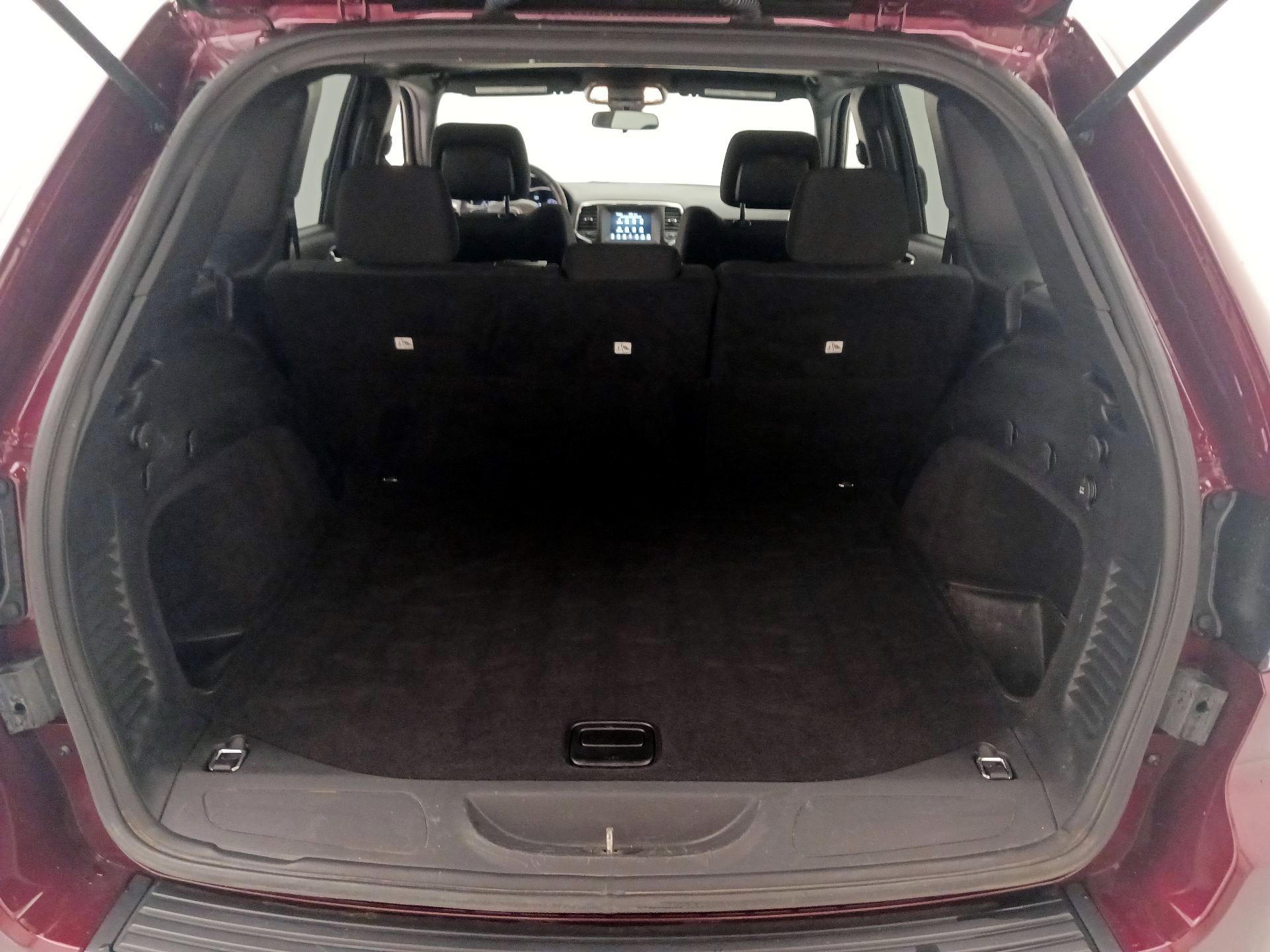 Thumbnail: 2020 Jeep Grand Cherokee - 20