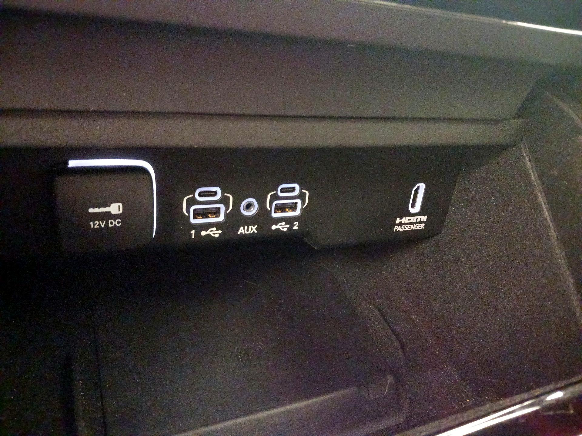 Thumbnail: 2022 Jeep Grand Wagoneer - 19