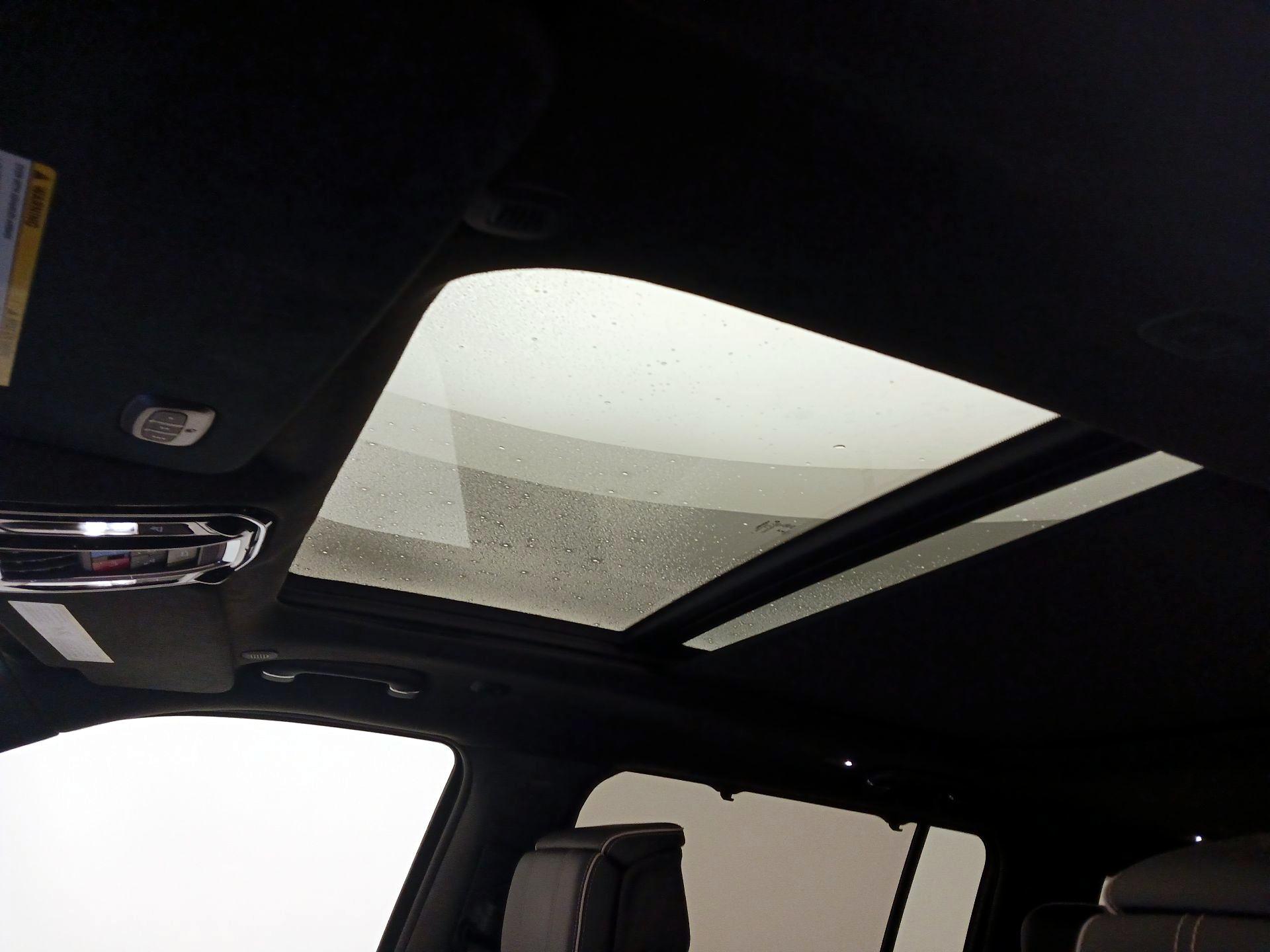 Thumbnail: 2022 Jeep Grand Wagoneer - 20