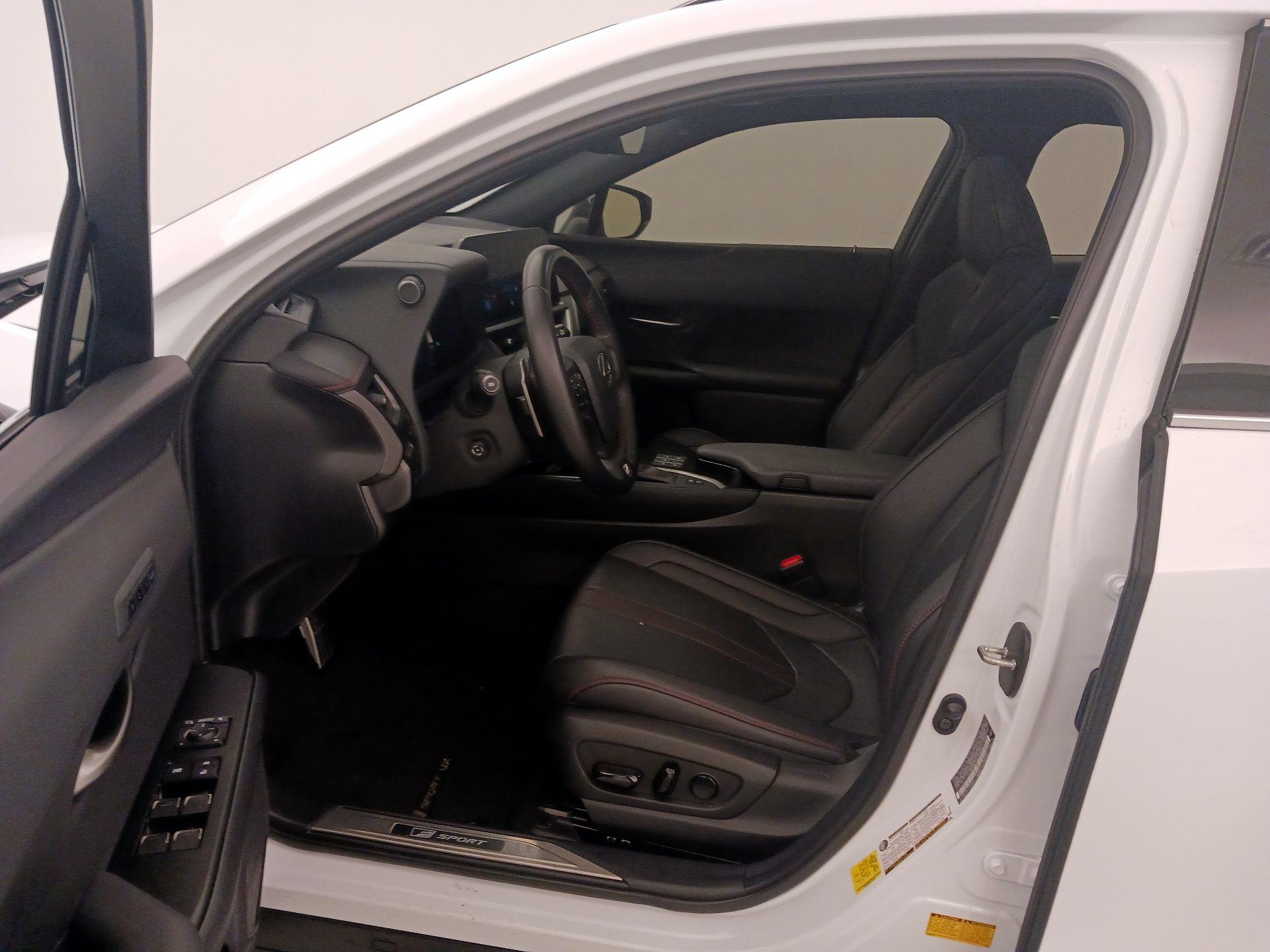 Thumbnail: 2023 Lexus UX - 11