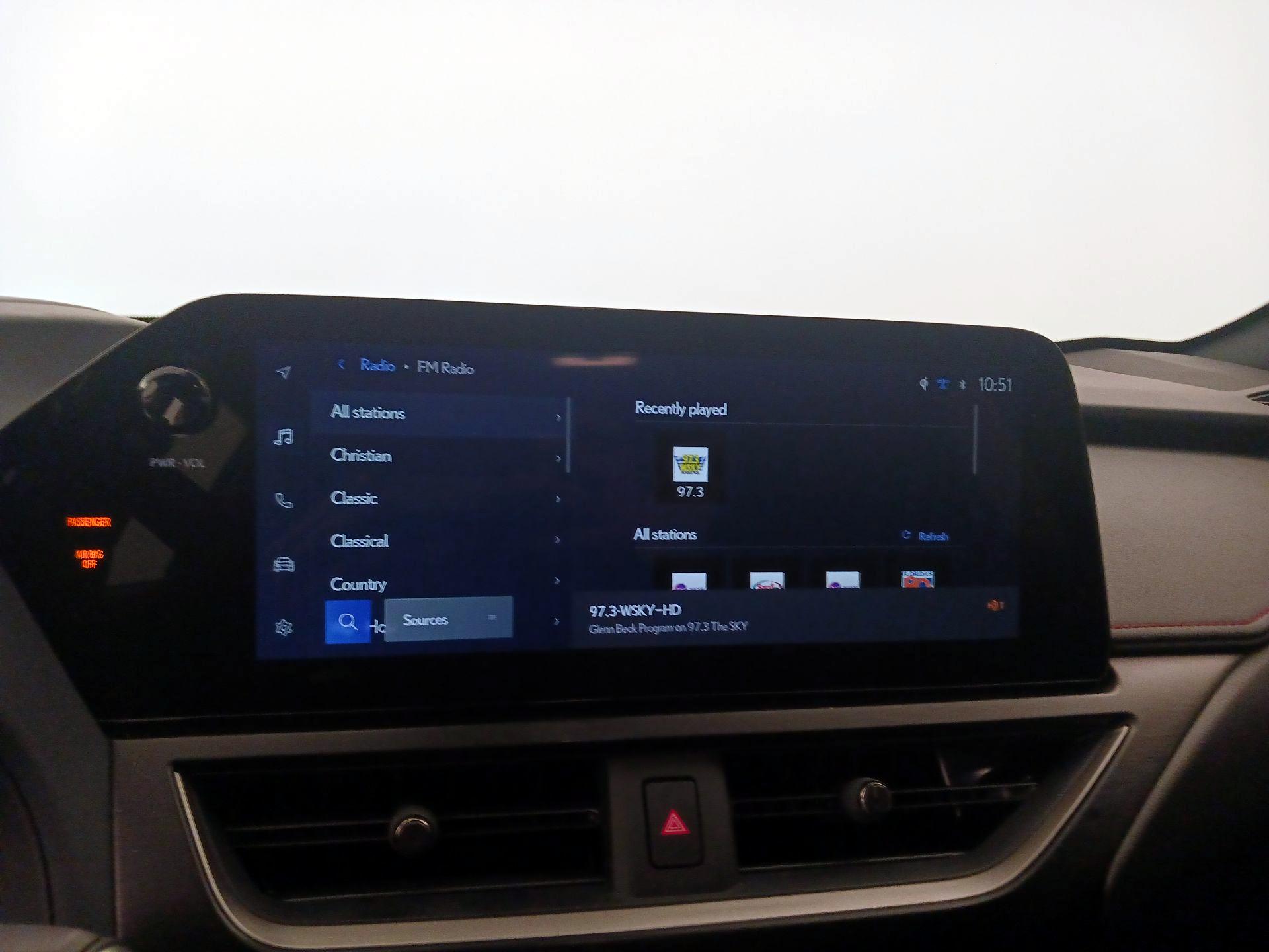 Thumbnail: 2023 Lexus UX - 16