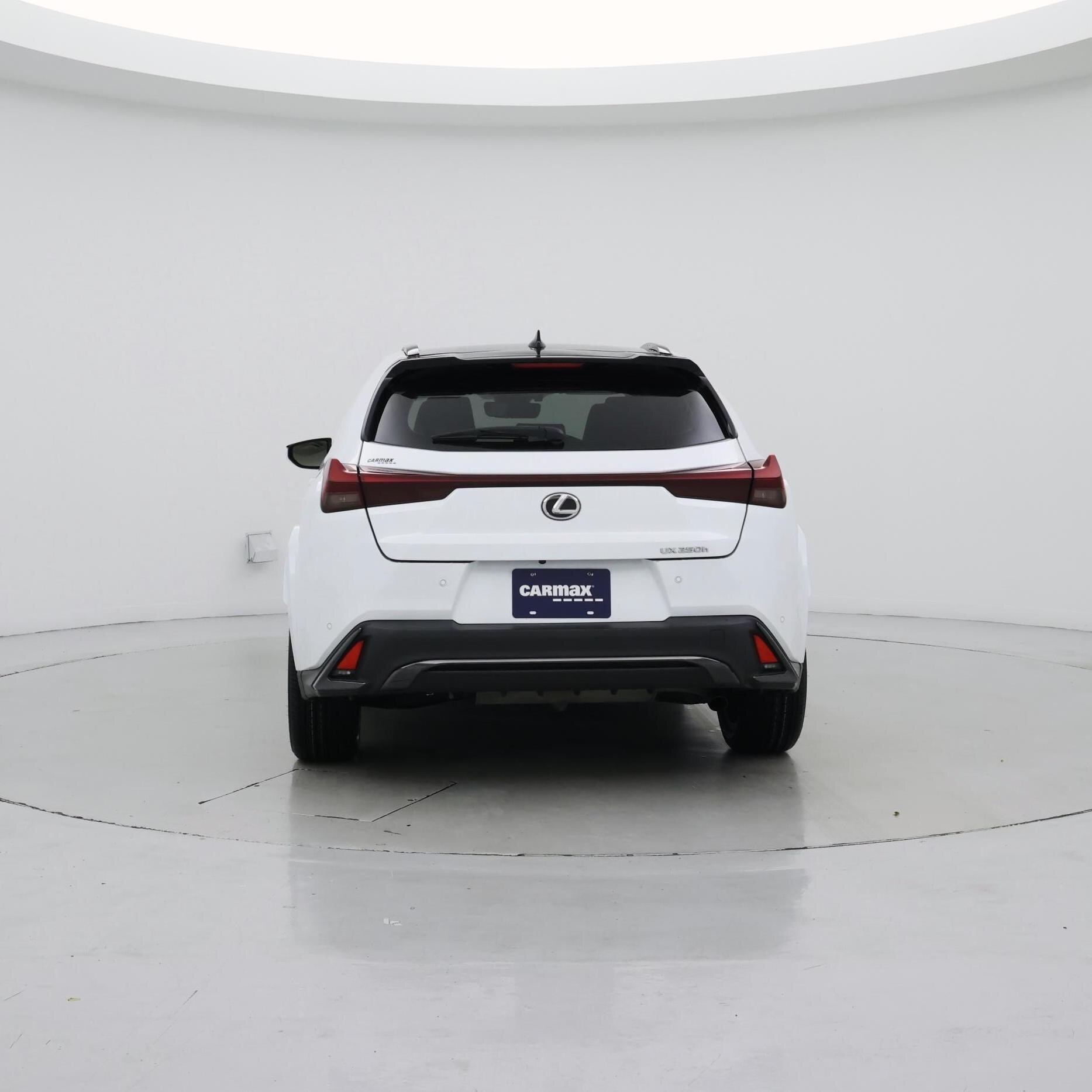 Thumbnail: 2023 Lexus UX - 6