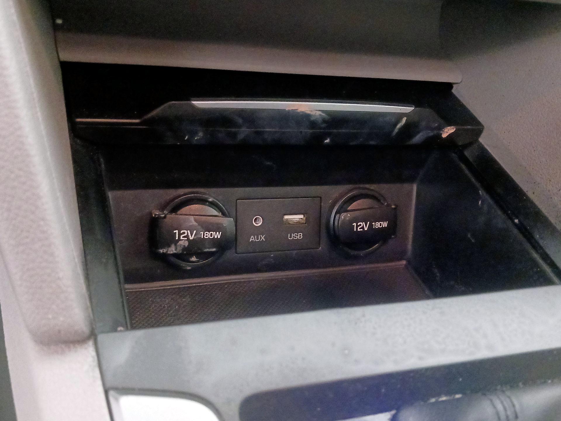 Thumbnail: 2018 Hyundai Elantra - 18