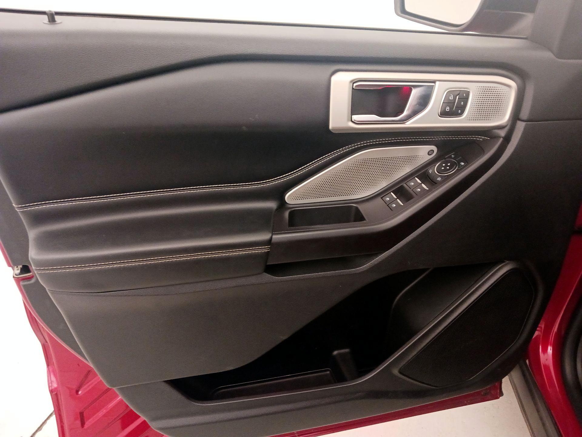 Thumbnail: 2020 Ford Explorer - 12