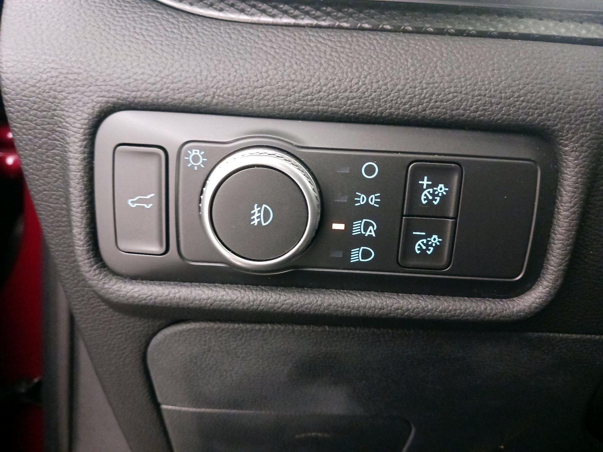 Thumbnail: 2020 Ford Explorer - 13