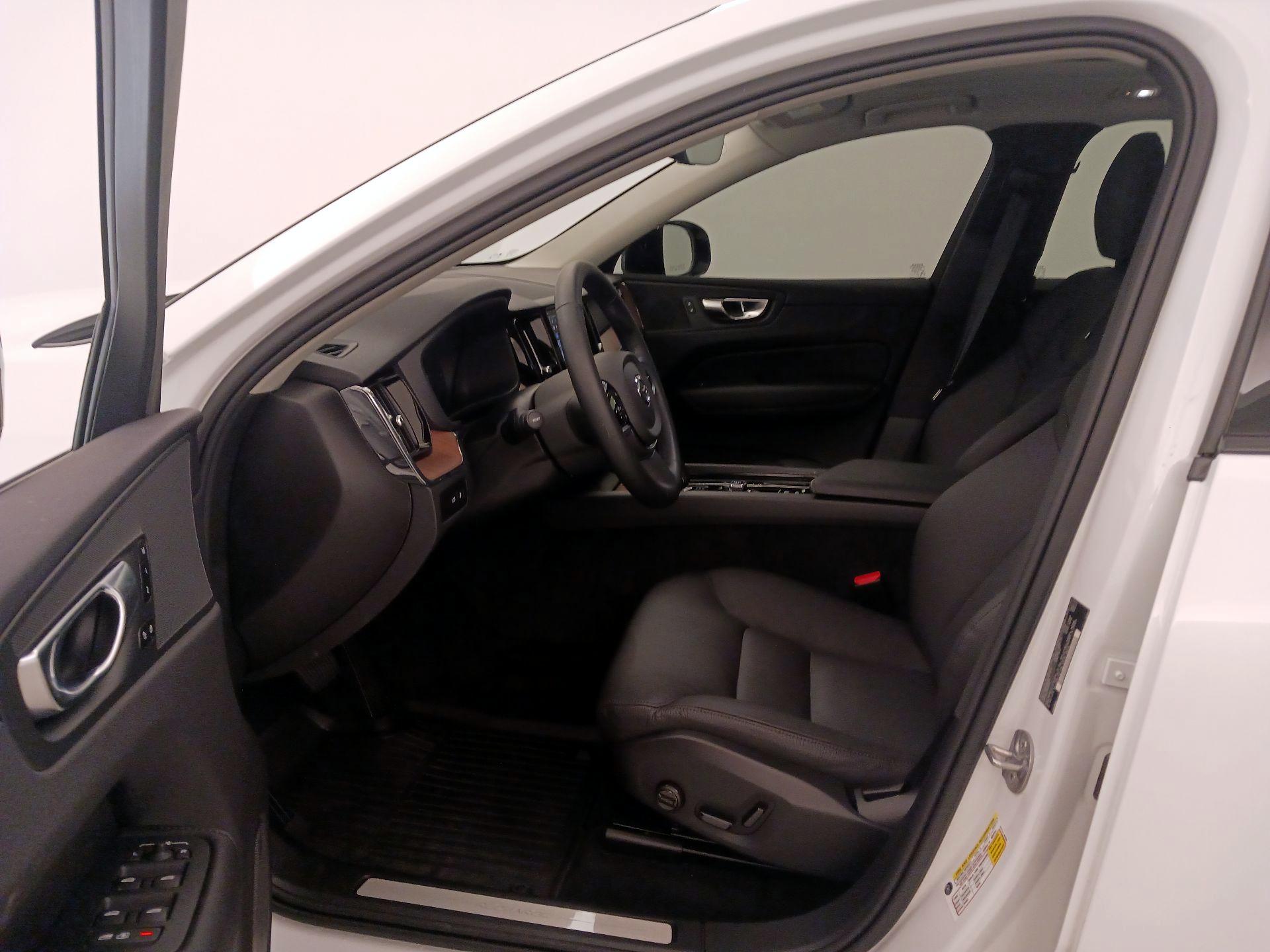 Thumbnail: 2024 Volvo XC60 - 11