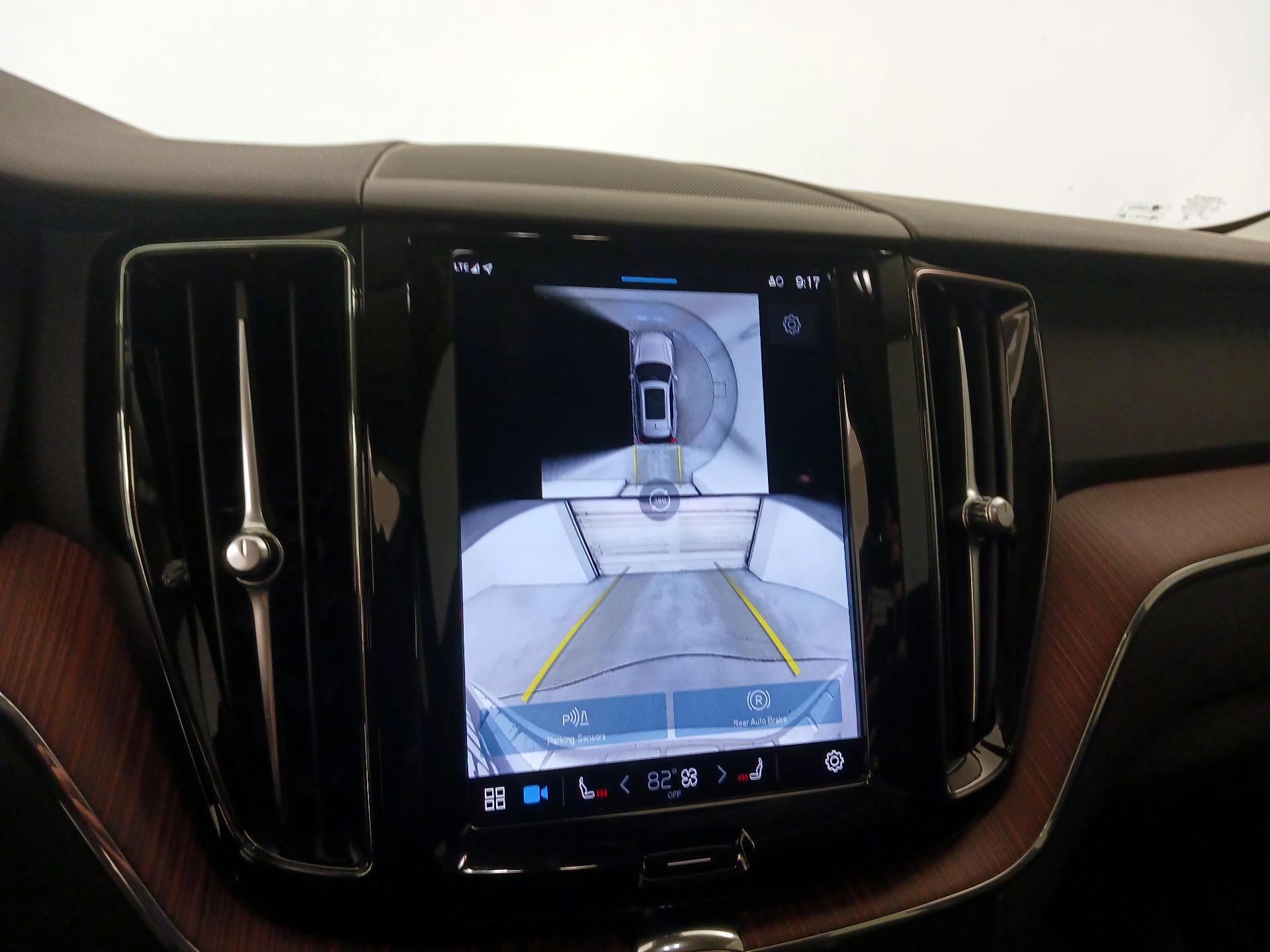 Thumbnail: 2024 Volvo XC60 - 15