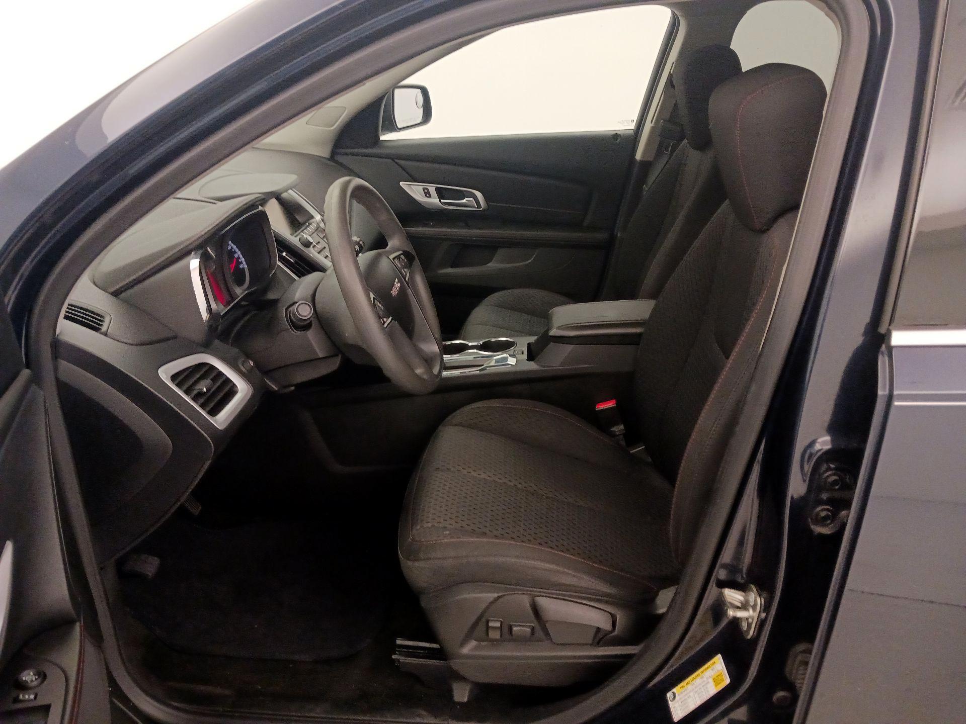 Thumbnail: 2015 GMC Terrain - 11