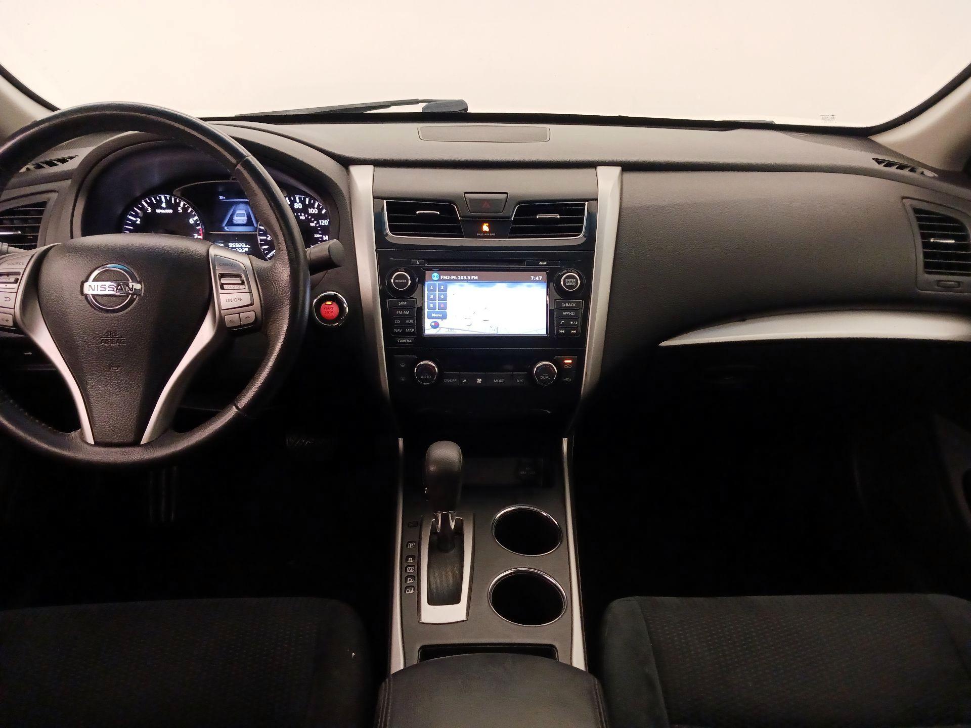 Thumbnail: 2015 Nissan Altima - 9