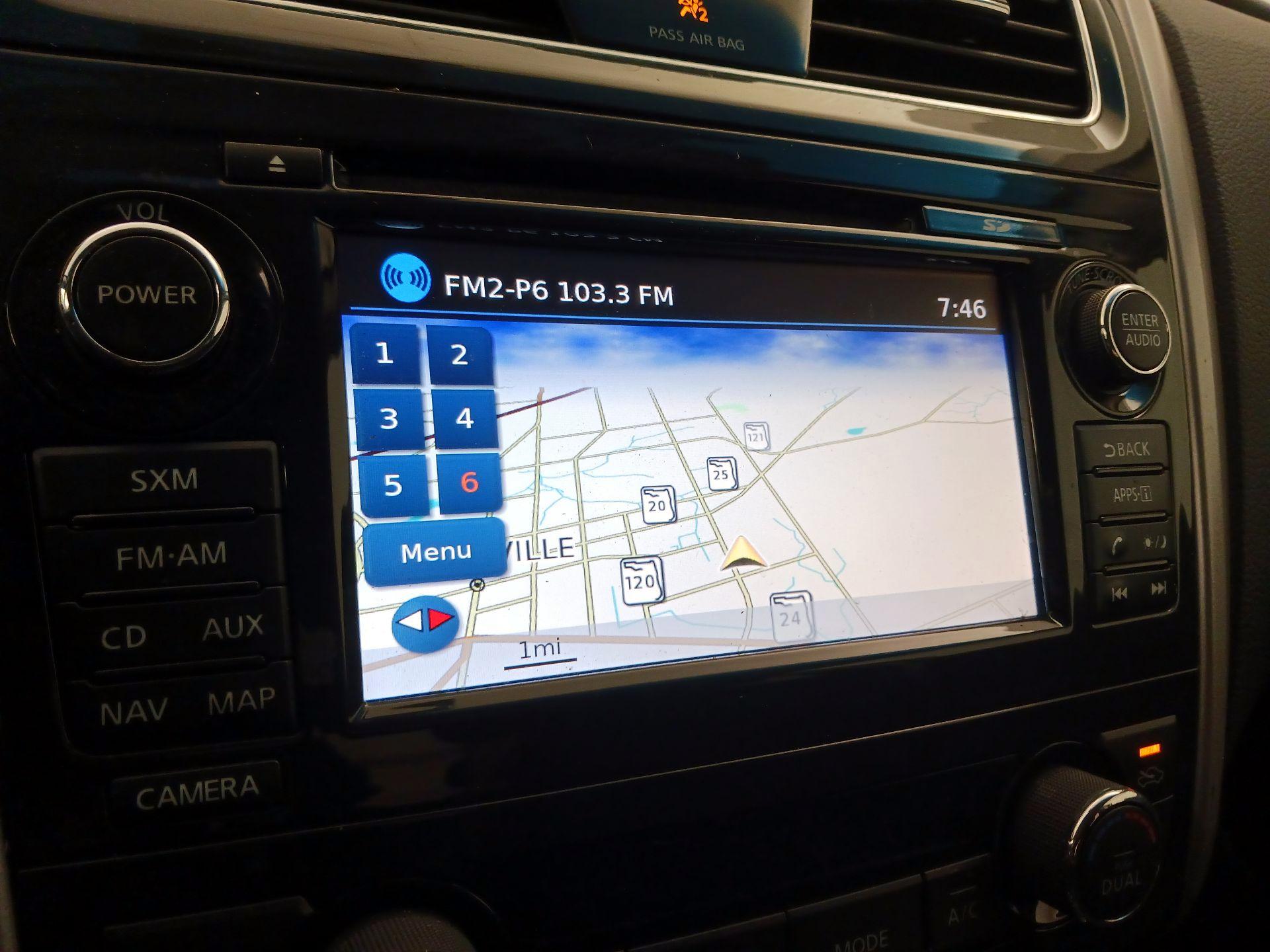 Thumbnail: 2015 Nissan Altima - 14