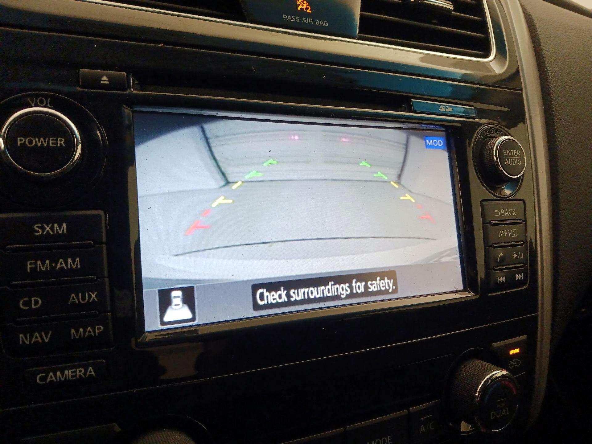 Thumbnail: 2015 Nissan Altima - 15