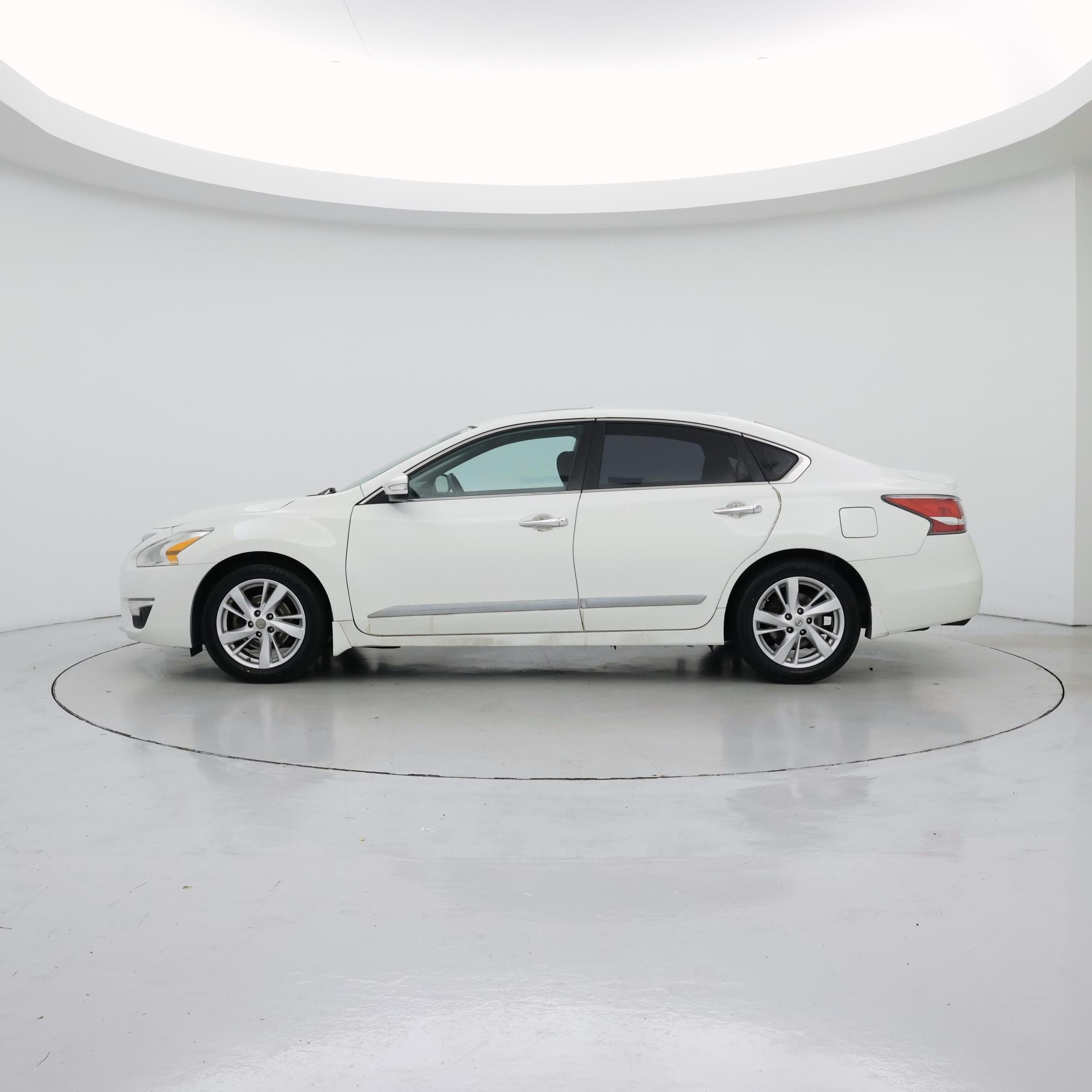 Thumbnail: 2015 Nissan Altima - 3