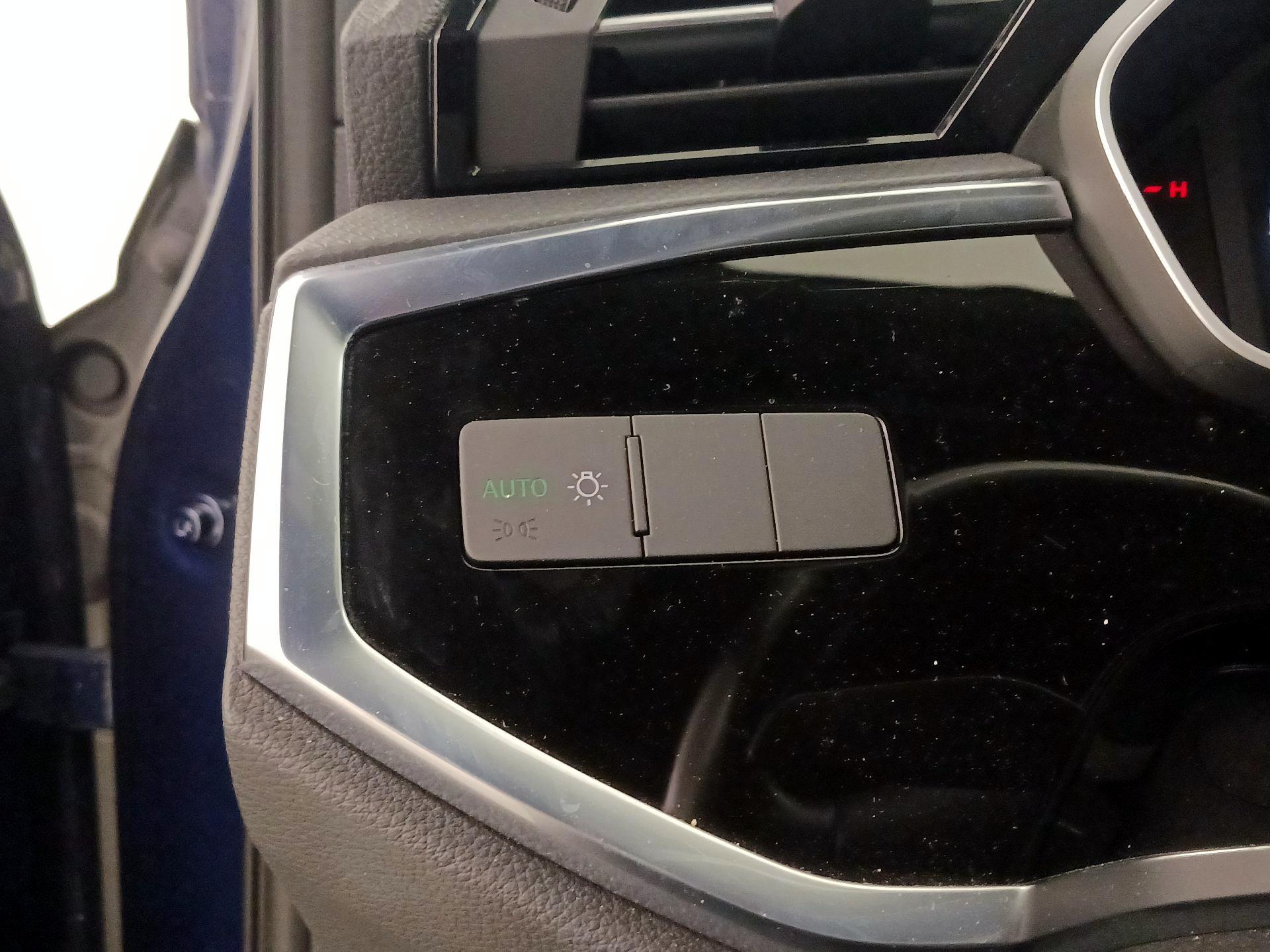 Thumbnail: 2021 Audi Q3 - 13