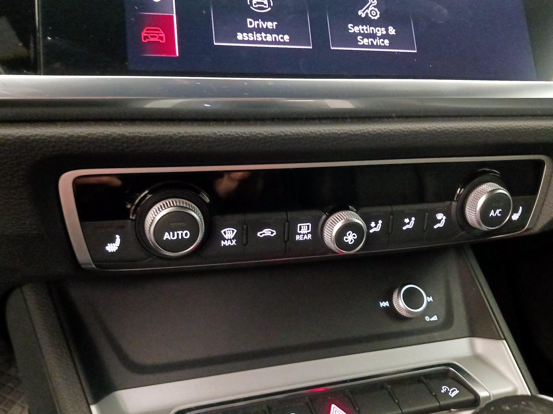 Thumbnail: 2021 Audi Q3 - 16