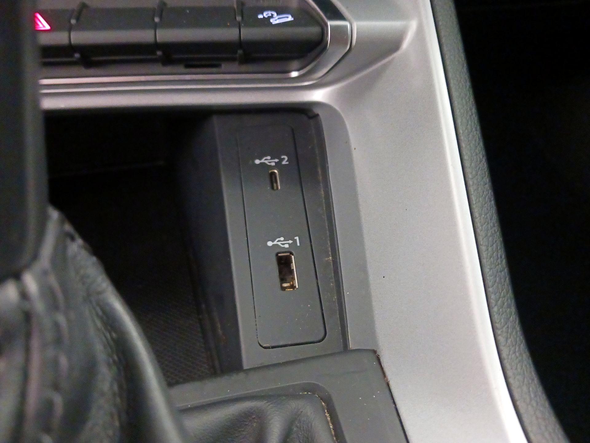 Thumbnail: 2021 Audi Q3 - 18