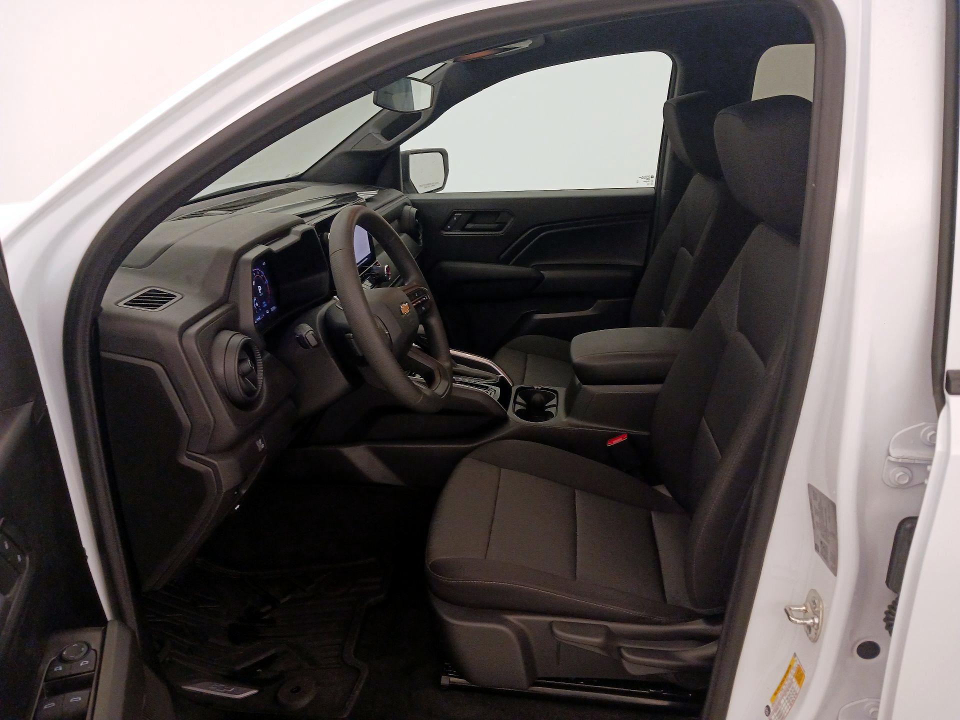 Thumbnail: 2024 Chevrolet Colorado - 11