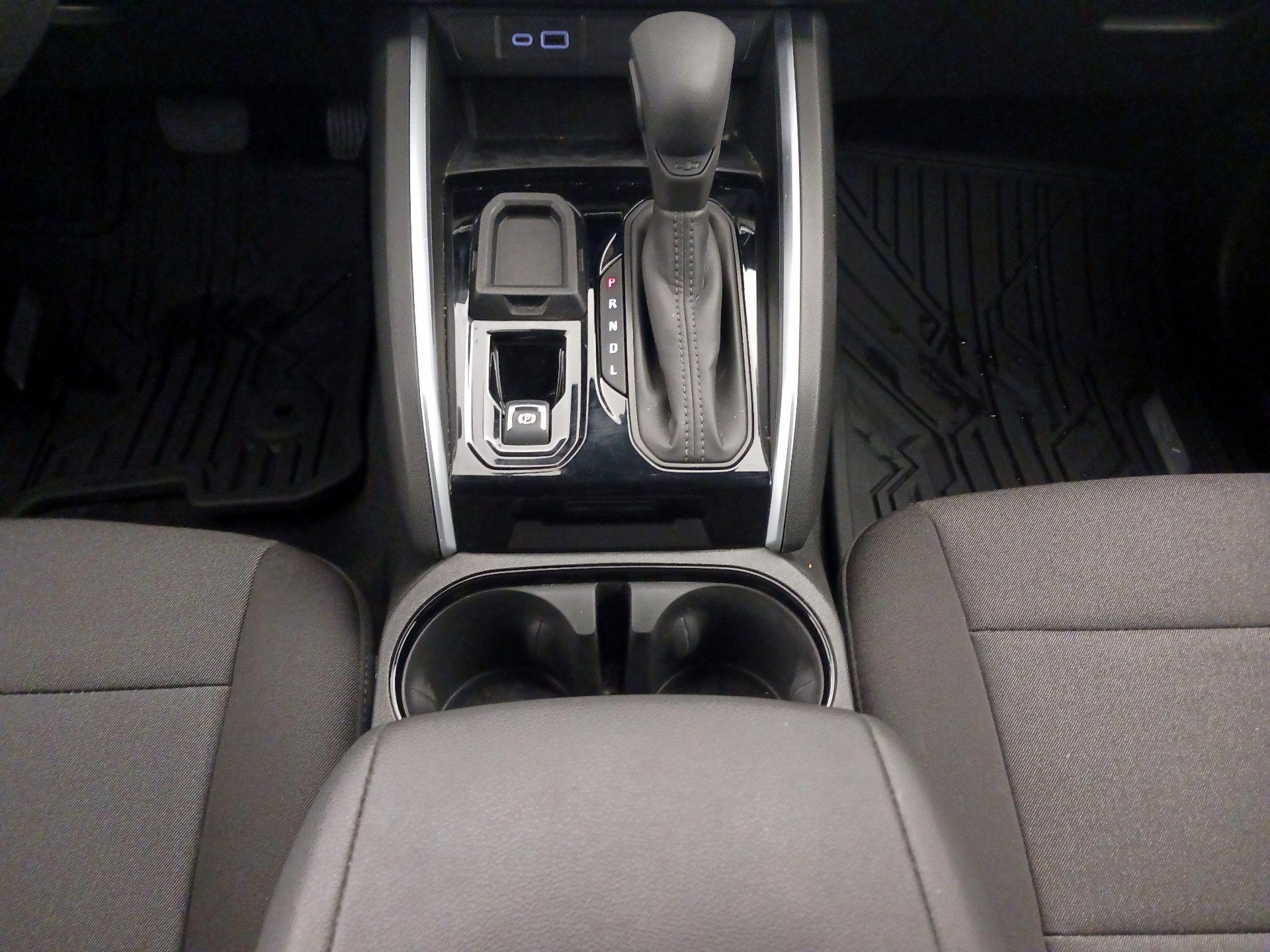 Thumbnail: 2024 Chevrolet Colorado - 17