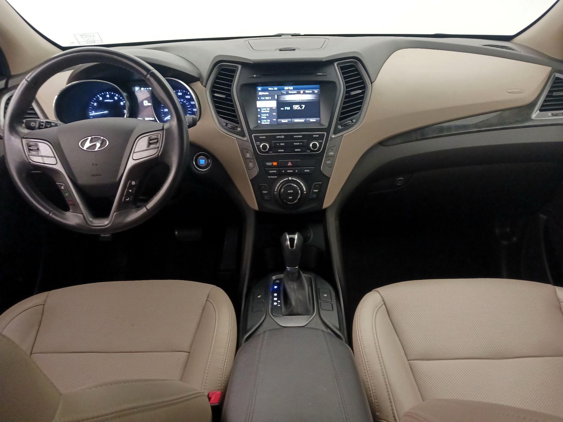 Thumbnail: 2017 Hyundai Santa Fe - 9