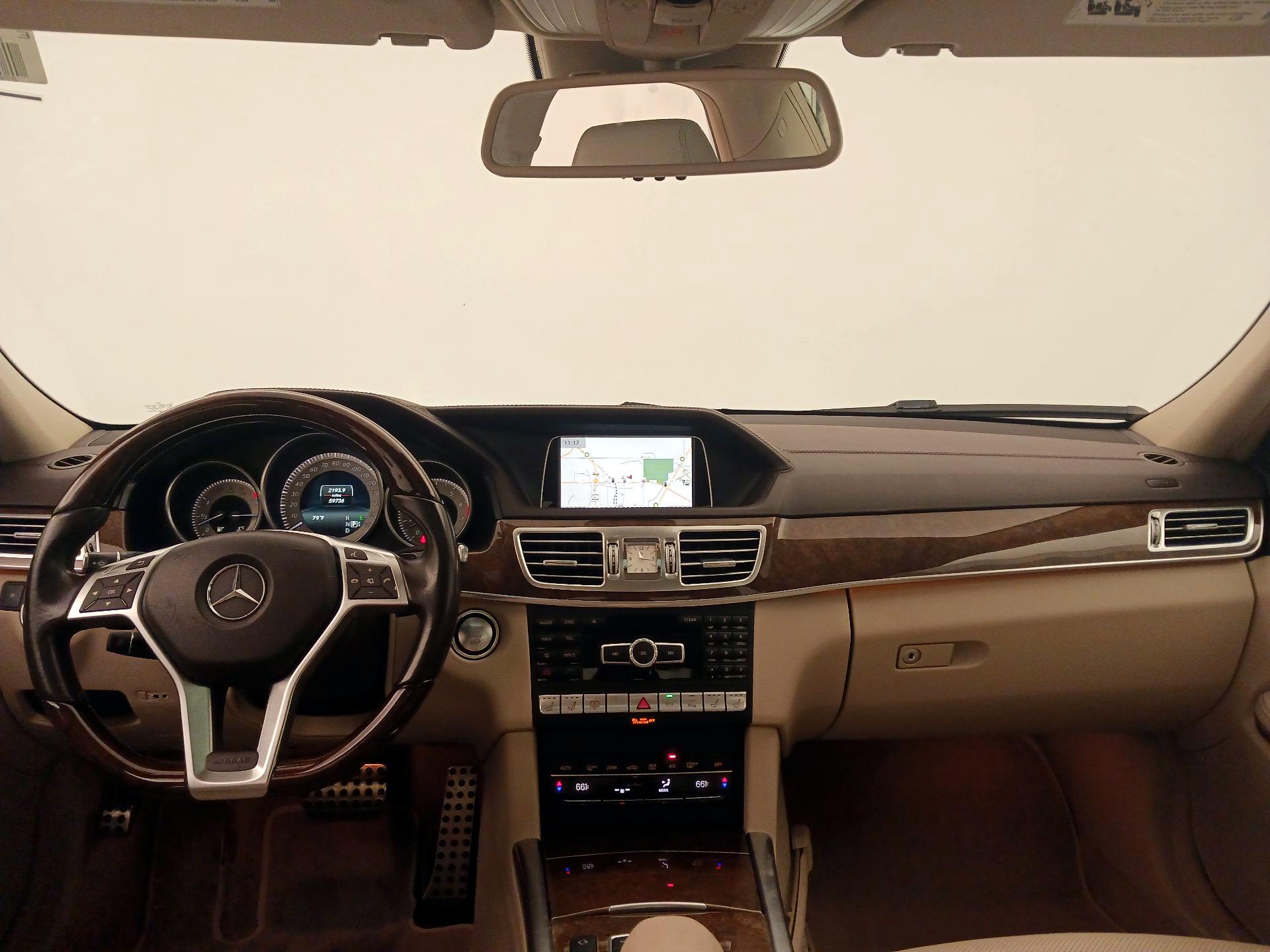 Thumbnail: 2015 Mercedes-Benz E-Class - 9