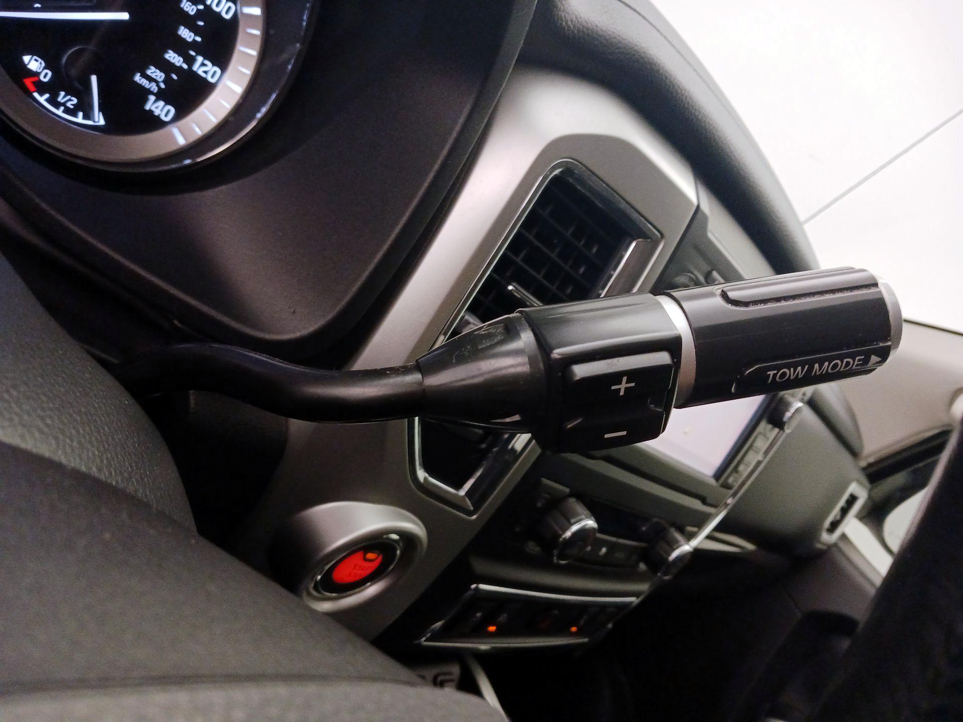 Thumbnail: 2017 Nissan Titan - 18