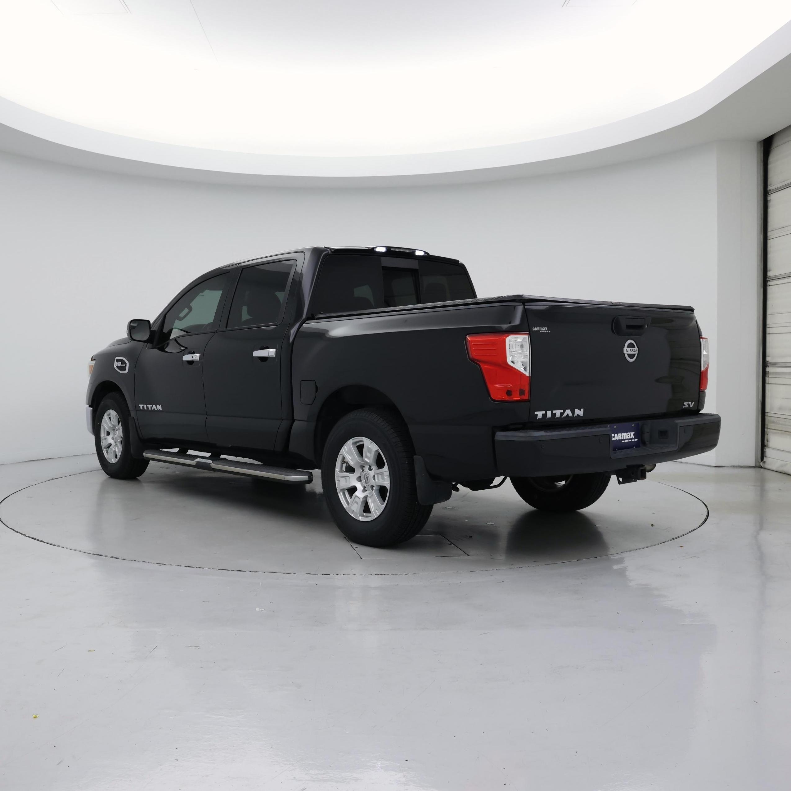 Thumbnail: 2017 Nissan Titan - 2