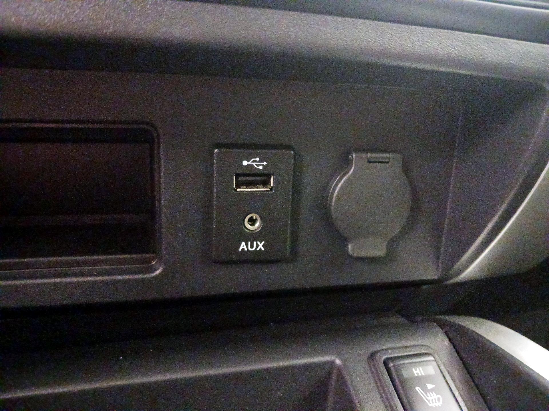 Thumbnail: 2017 Nissan Titan - 19