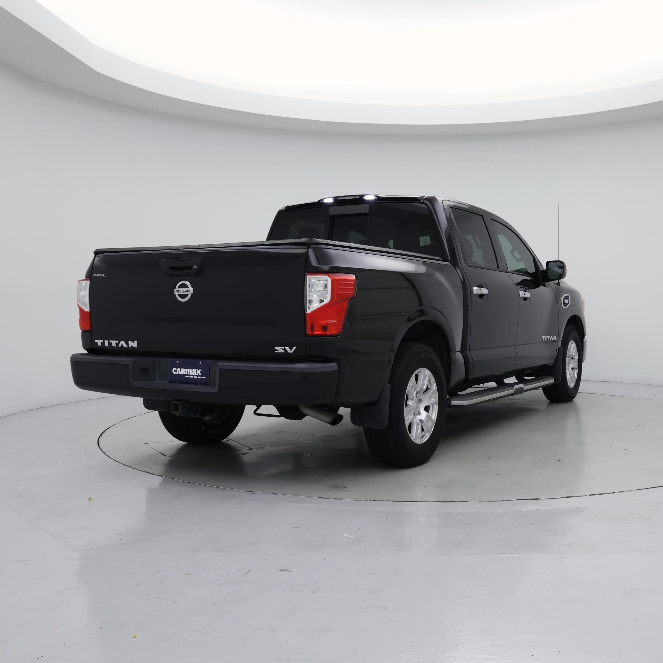 Thumbnail: 2017 Nissan Titan - 8