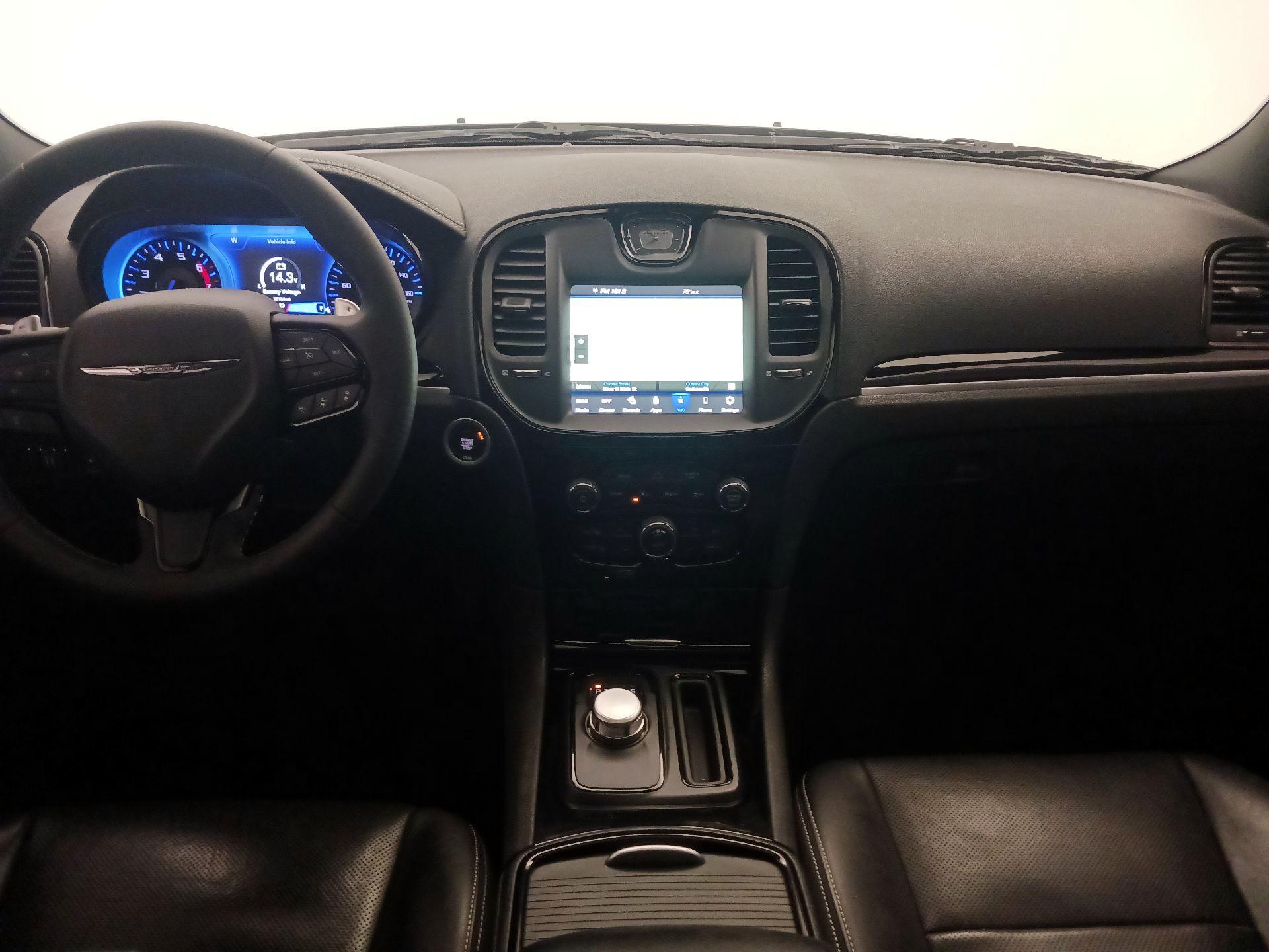 Thumbnail: 2023 Chrysler 300 - 9